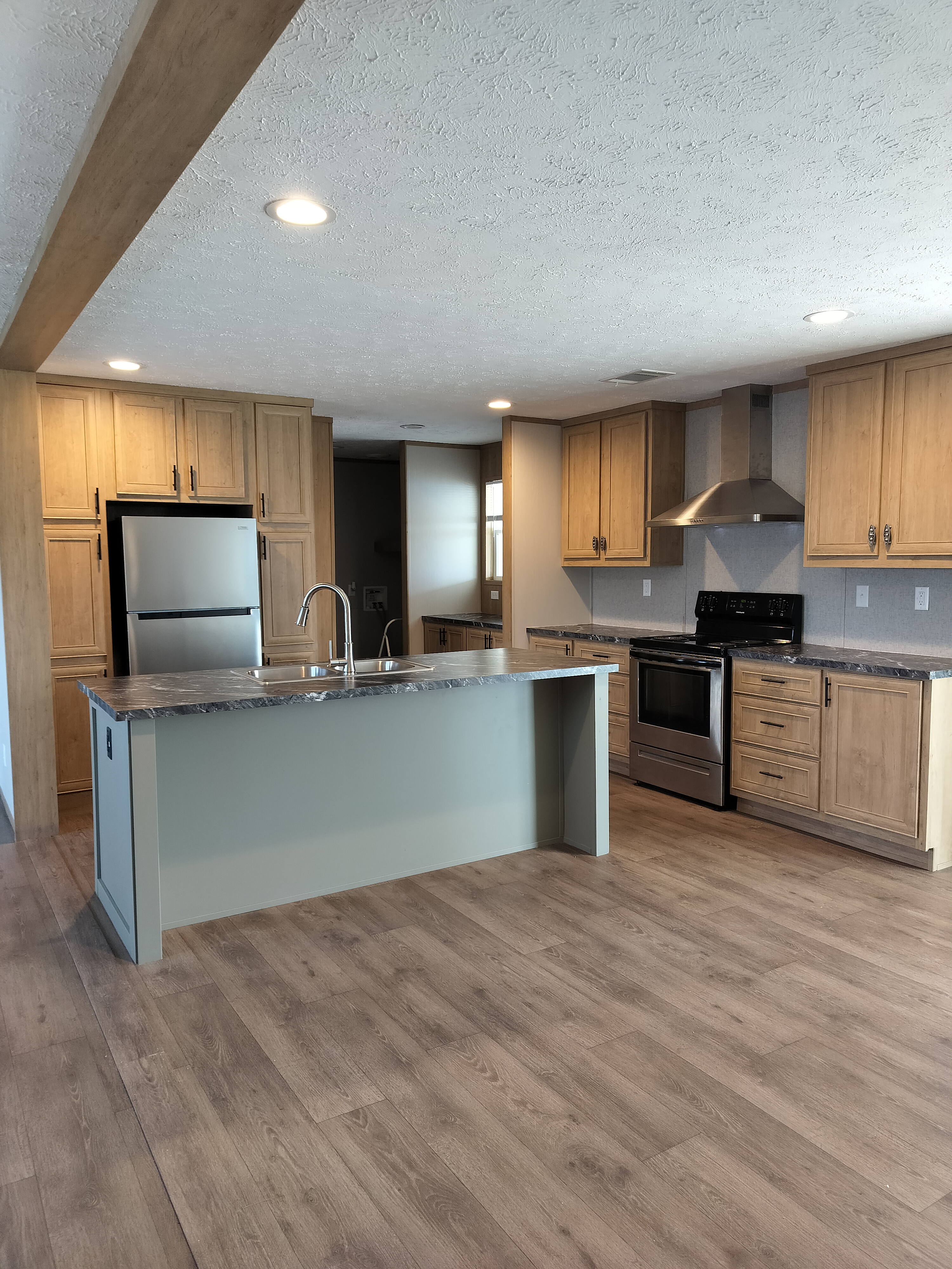 237 Peacock St, Fort Pierce, Florida 34982, 3 Bedrooms Bedrooms, ,2 BathroomsBathrooms,55-Plus Mobile Home,For Sale,Peacock St,3767