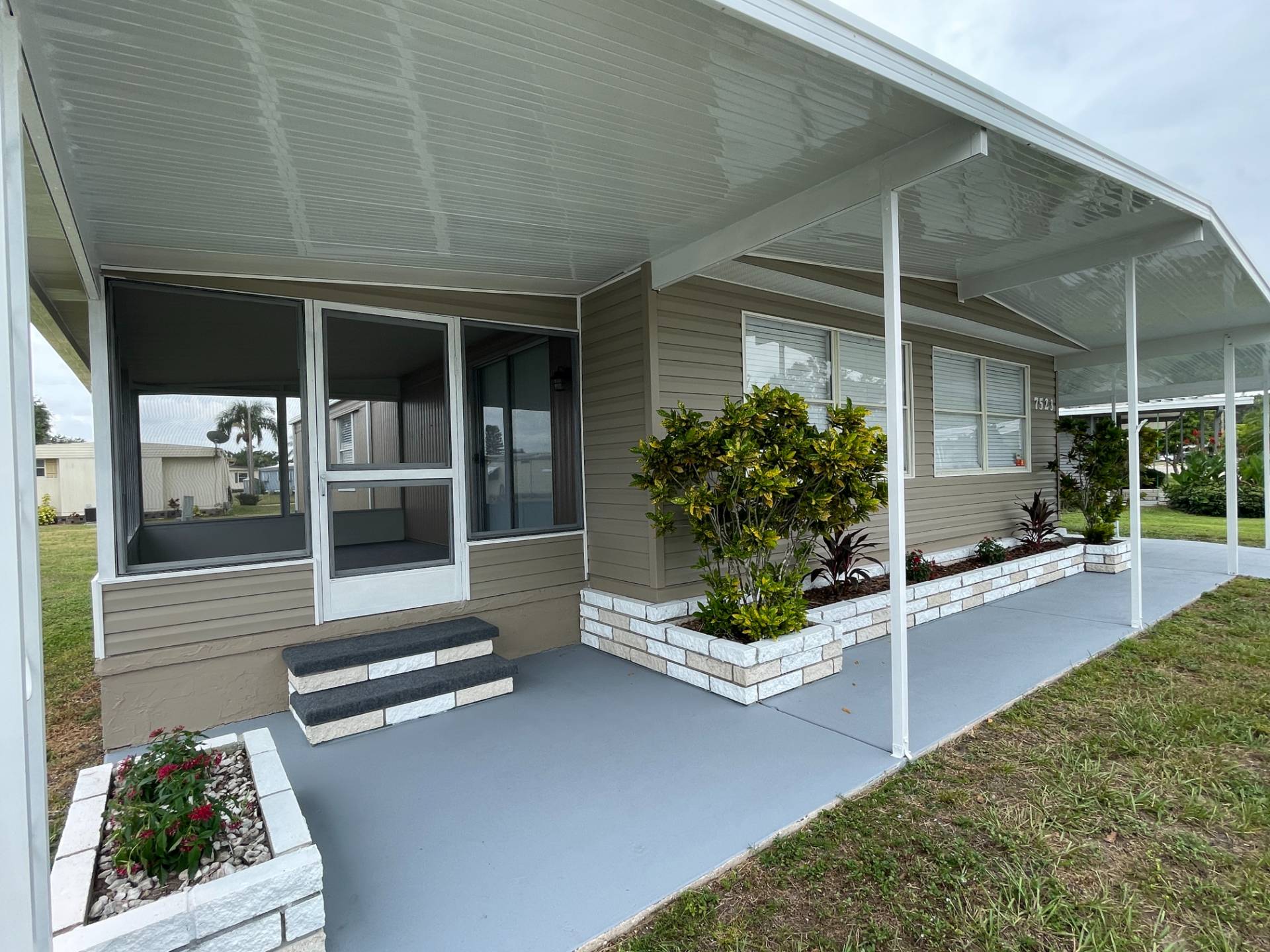 7523 Kings Drive, Ellenton, Florida 34222, 2 Bedrooms Bedrooms, ,2 BathroomsBathrooms,55-Plus Mobile Home,For Sale,Kings Drive,3770