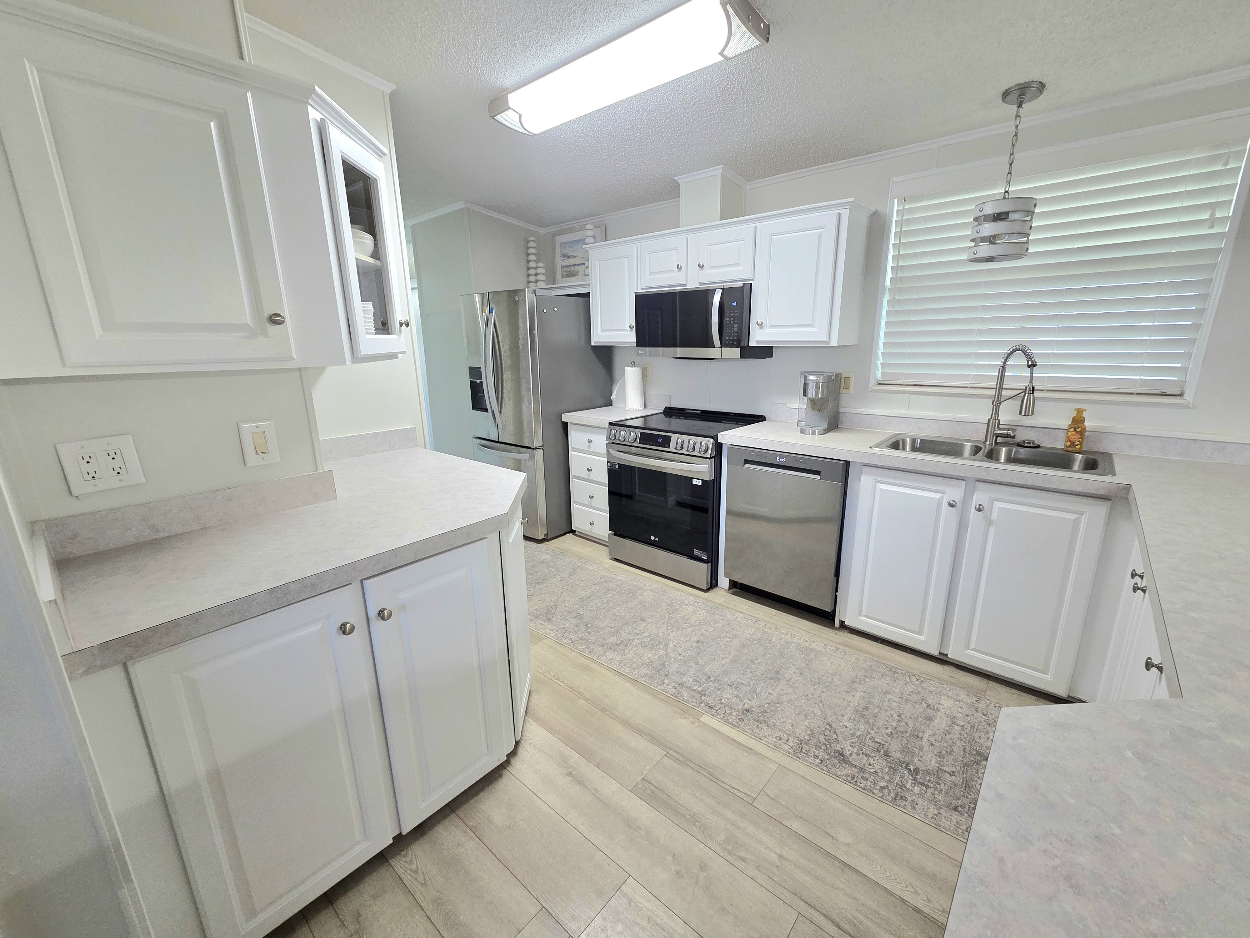 2612 87th Terrace East, Palmetto, Florida 34221, 3 Bedrooms Bedrooms, ,2 BathroomsBathrooms,55-Plus Mobile Home,For Sale,87th Terrace East,3784