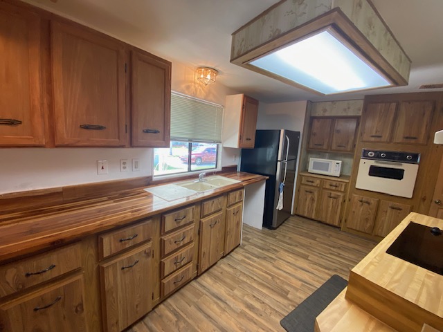 7 Felicidad Ct, Fort Pierce, Florida 34951, 2 Bedrooms Bedrooms, ,2 BathroomsBathrooms,55-Plus Mobile Home,For Sale,Felicidad Ct,3785