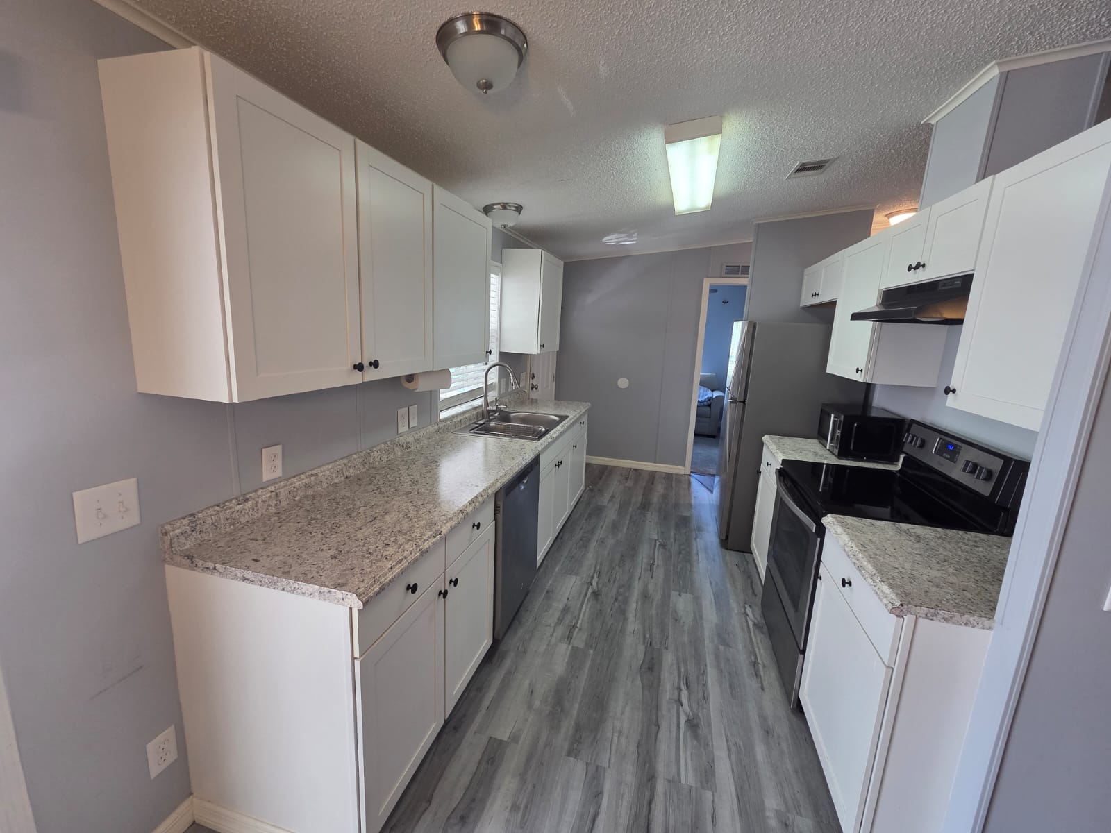 100 Hampton Road, Lot 298, Clearwater, Florida 33759, 3 Bedrooms Bedrooms, ,2 BathroomsBathrooms,55-Plus Mobile Home,For Sale,Hampton Road, Lot 298,3792