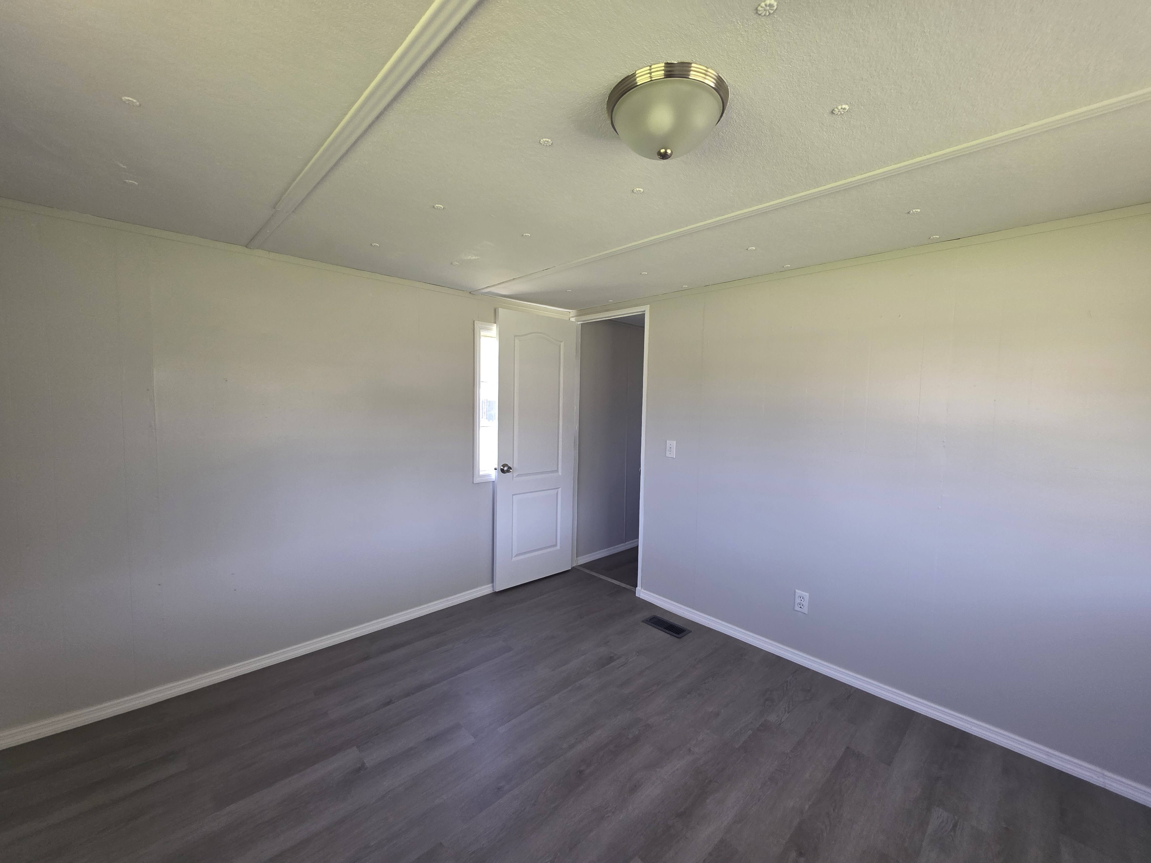 2800 US Hwy 17-92 W, Lot 75, Haines City, Florida 33844, 2 Bedrooms Bedrooms, ,1 BathroomBathrooms,55-Plus Mobile Home,For Sale,US Hwy 17-92 W, Lot 75,3795