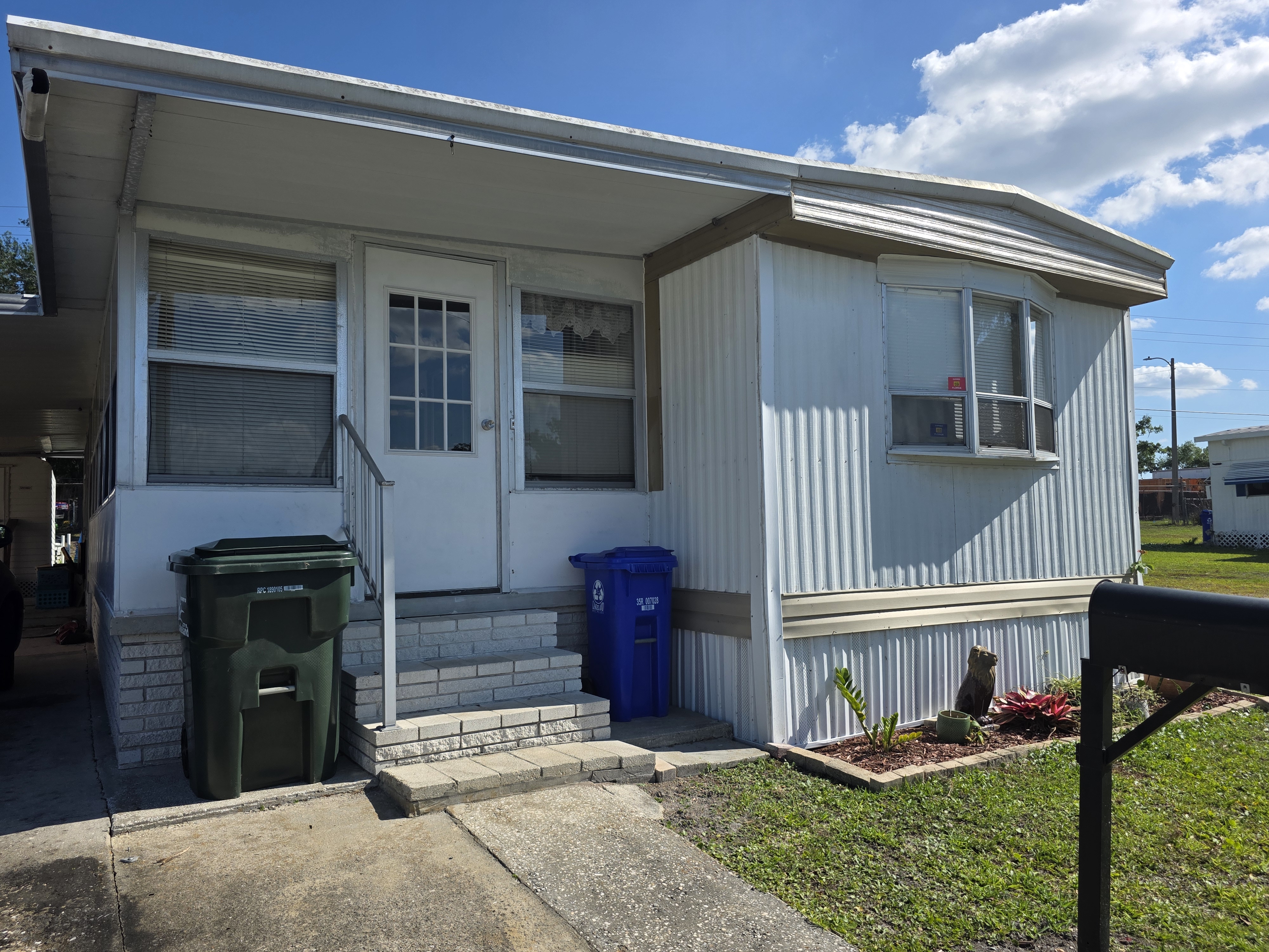 222 May St, Lakeland, Florida 33815, 2 Bedrooms Bedrooms, ,1.5 BathroomsBathrooms,55-Plus Mobile Home,For Sale,May St,3803