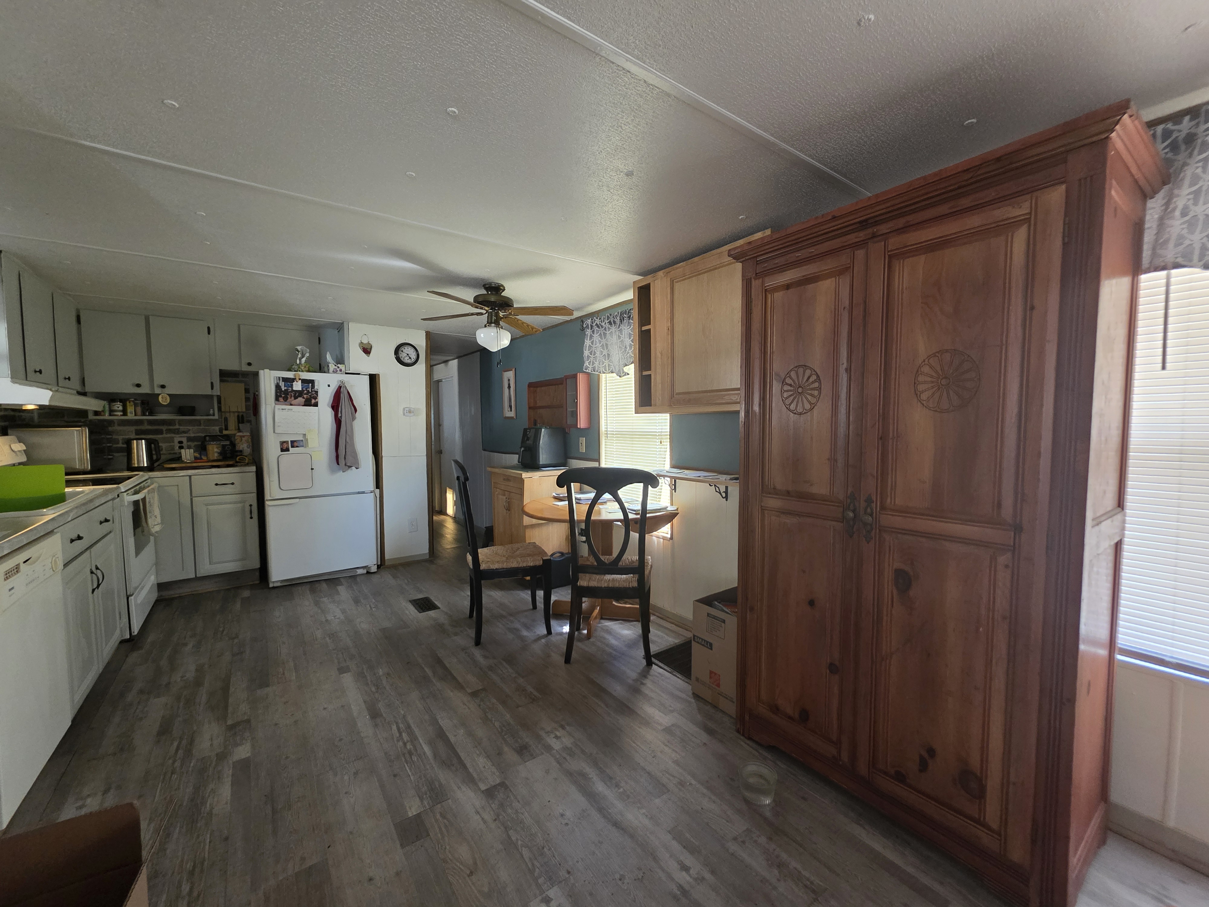 222 May St, Lakeland, Florida 33815, 2 Bedrooms Bedrooms, ,1.5 BathroomsBathrooms,55-Plus Mobile Home,For Sale,May St,3803