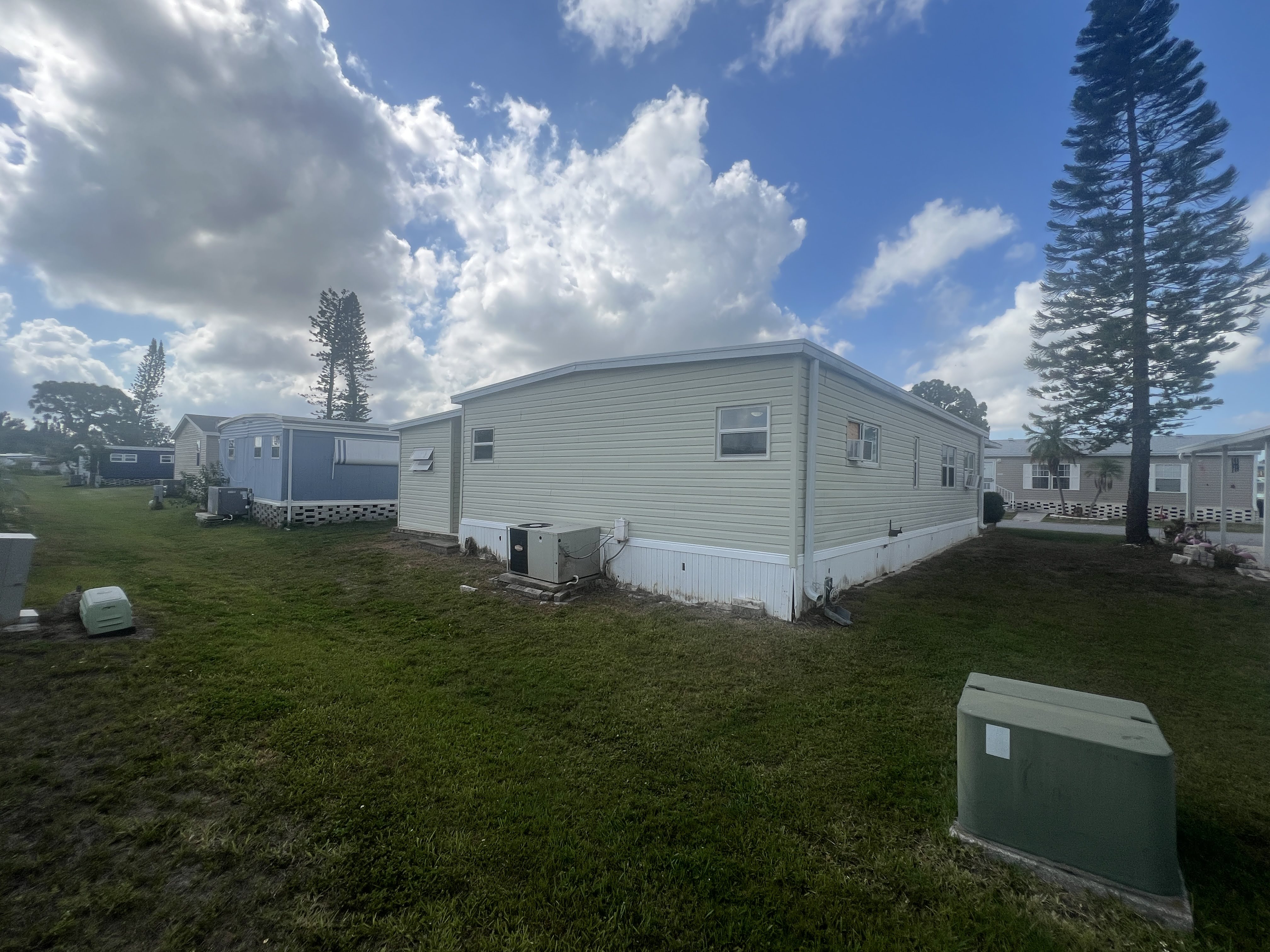 7001 142nd Avenue N, Lot 32, Largo, Florida 33771, 2 Bedrooms Bedrooms, ,2 BathroomsBathrooms,55-Plus Mobile Home,For Sale,142nd Avenue N, Lot 32,3809