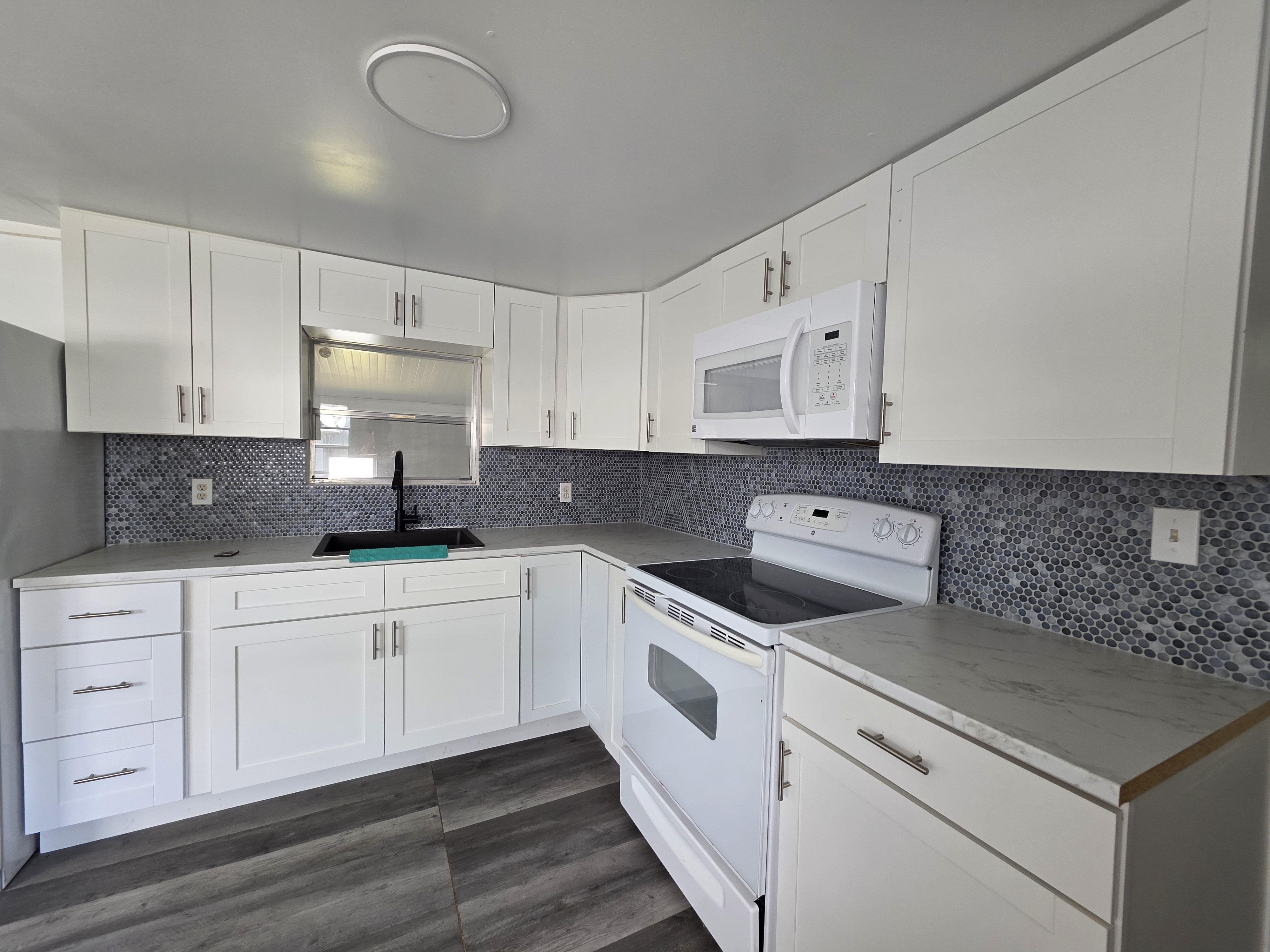 84 Bonisee Circle, Lakeland, Florida 33801, 2 Bedrooms Bedrooms, ,1 BathroomBathrooms,55-Plus Mobile Home,For Sale,Bonisee Circle,3818