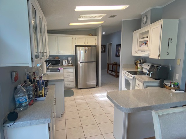 4318 Dirkshire Loop, Lot 873, Lakeland, Florida 32801, 2 Bedrooms Bedrooms, ,2 BathroomsBathrooms,55-Plus Mobile Home,For Sale,Dirkshire Loop, Lot 873,3832