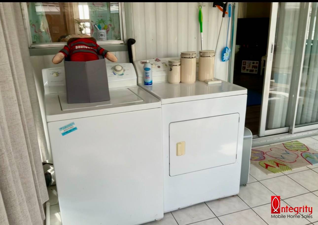 2843 Palm Lake Drive, Sarasota, Florida 34234, 2 Bedrooms Bedrooms, ,2 BathroomsBathrooms,55-Plus Mobile Home,For Sale,Palm Lake Drive,3853