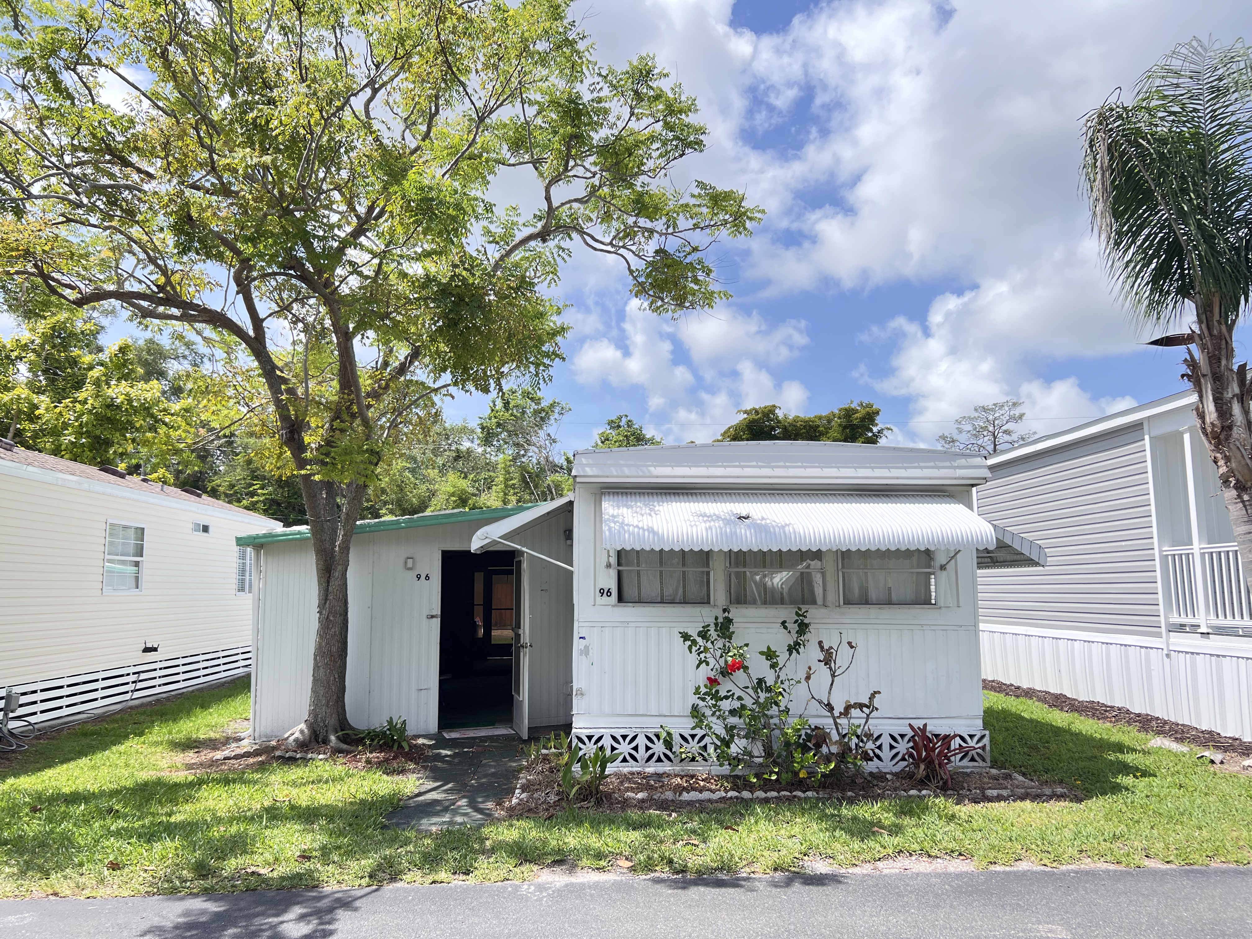 2320 Bee Ridge Road, Lot 96, Sarasota, Florida 34239, 1 Bedroom Bedrooms, ,1 BathroomBathrooms,55-Plus Mobile Home,For Sale,Bee Ridge Road, Lot 96,3859