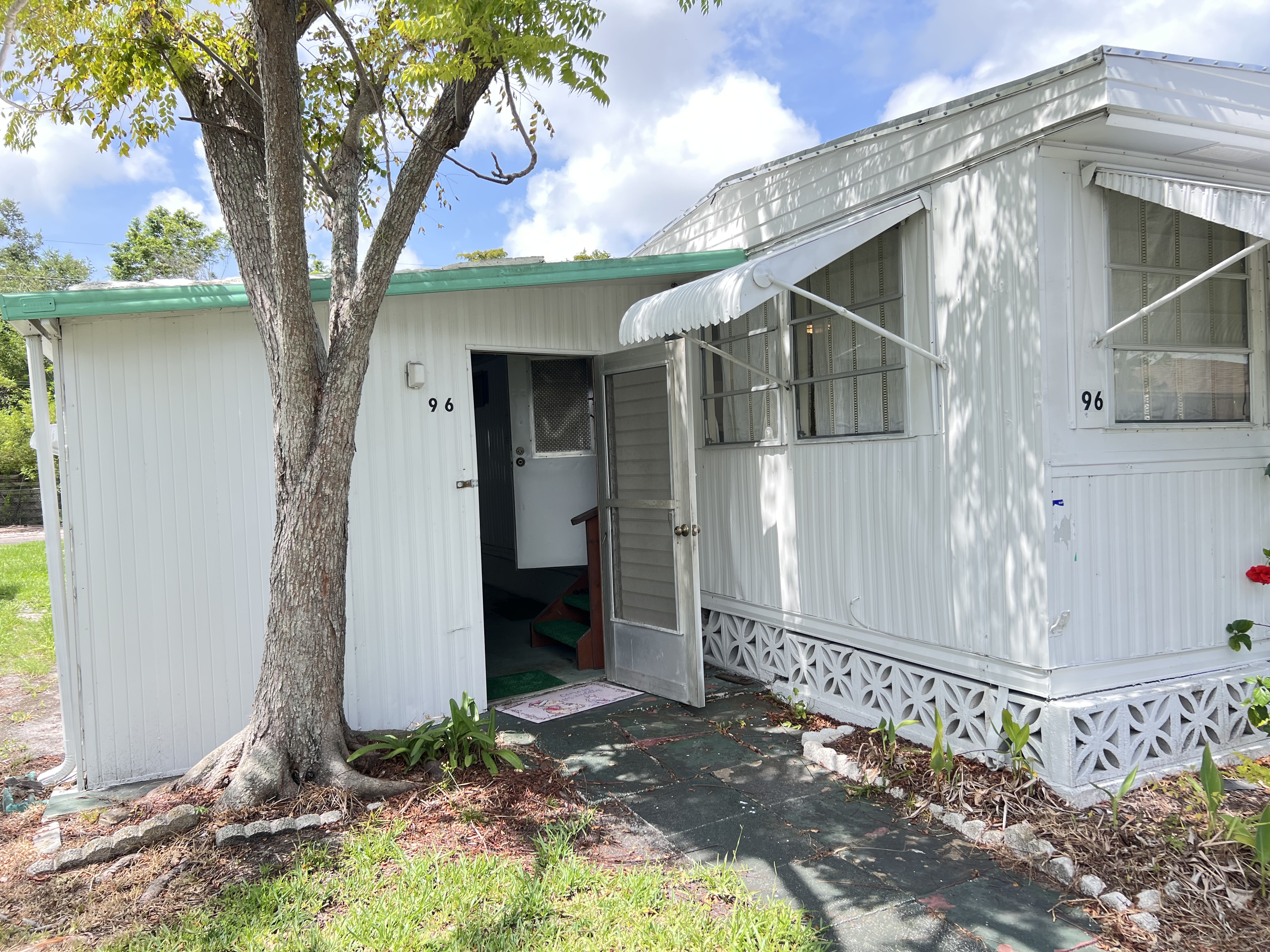 2320 Bee Ridge Road, Lot 96, Sarasota, Florida 34239, 1 Bedroom Bedrooms, ,1 BathroomBathrooms,55-Plus Mobile Home,For Sale,Bee Ridge Road, Lot 96,3859