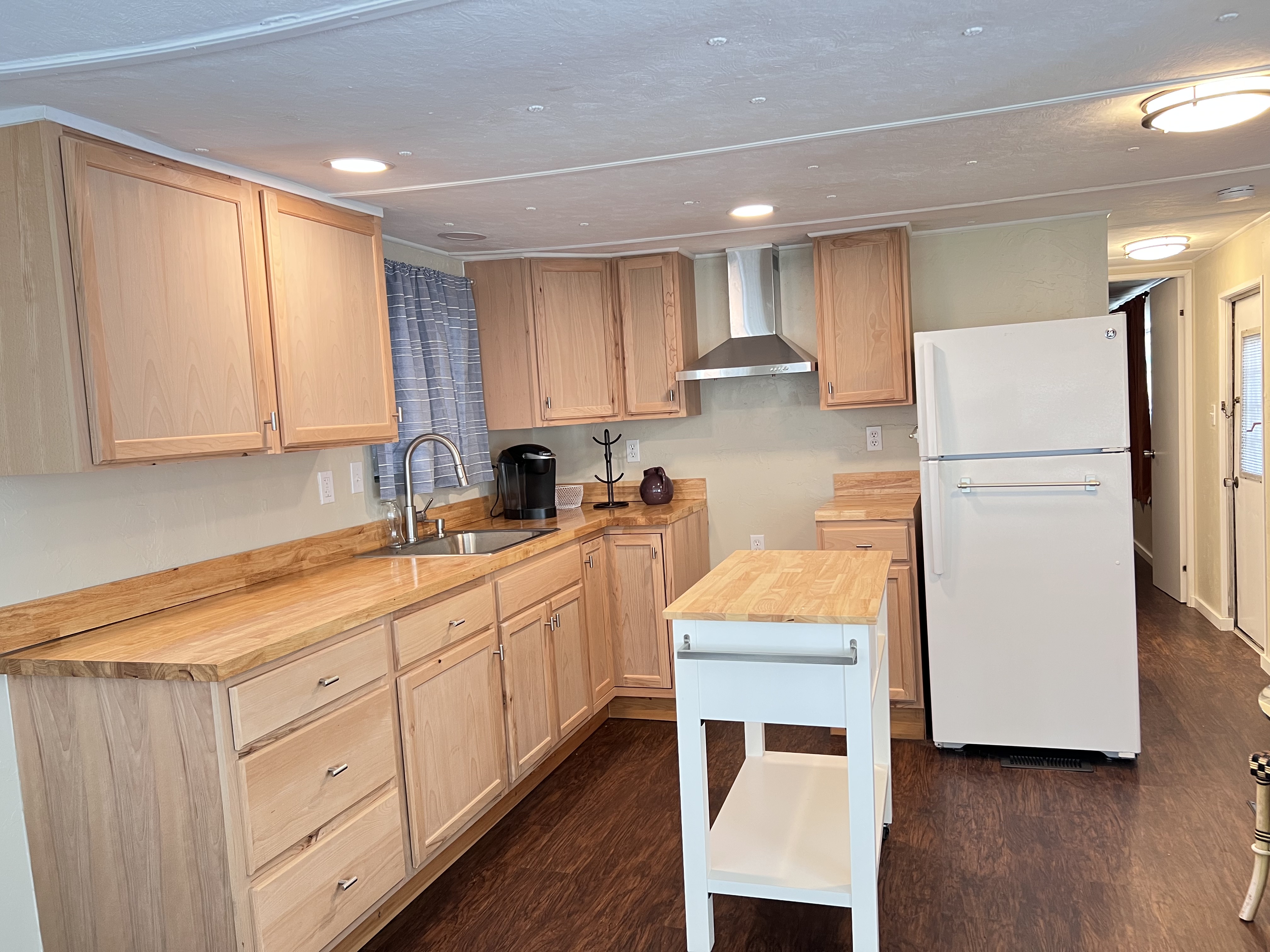 2320 Bee Ridge Road, Lot 96, Sarasota, Florida 34239, 1 Bedroom Bedrooms, ,1 BathroomBathrooms,55-Plus Mobile Home,For Sale,Bee Ridge Road, Lot 96,3859