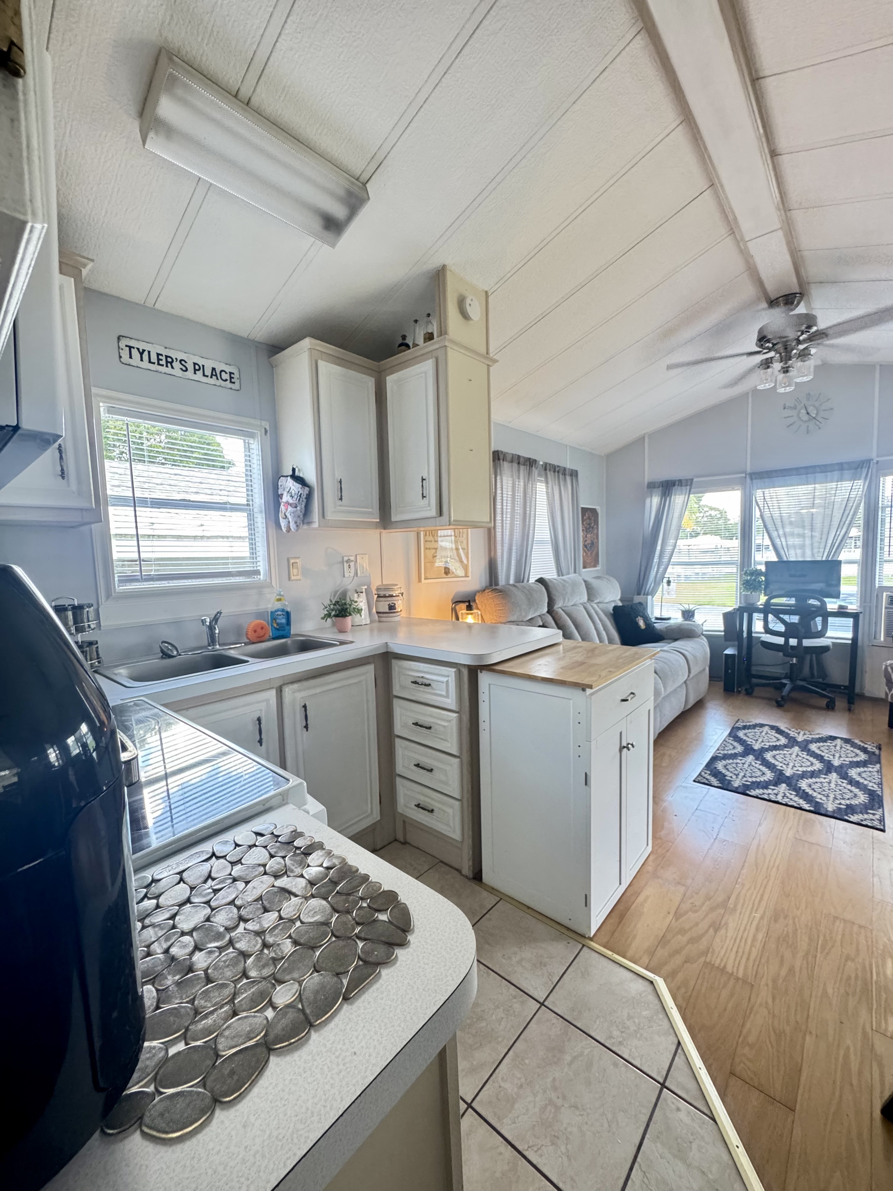 2871 Bay Aristocrat Dr, Sarasota, Florida 34234, 2 Bedrooms Bedrooms, ,2 BathroomsBathrooms,55-Plus Mobile Home,For Sale,Bay Aristocrat Dr,3863
