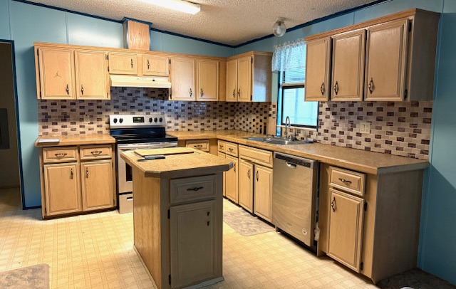 100 Hampton Road, Lot 201, Clearwater, Florida 33759, 2 Bedrooms Bedrooms, ,2 BathroomsBathrooms,55-Plus Mobile Home,For Sale,Hampton Road, Lot 201,3869