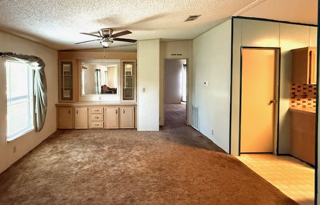 100 Hampton Road, Lot 201, Clearwater, Florida 33759, 2 Bedrooms Bedrooms, ,2 BathroomsBathrooms,55-Plus Mobile Home,For Sale,Hampton Road, Lot 201,3869