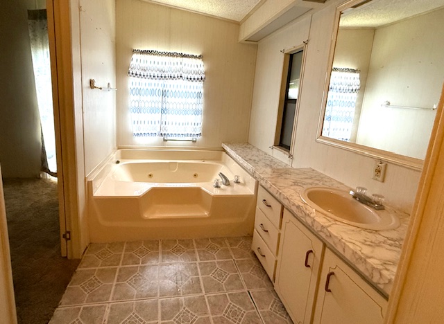 100 Hampton Road, Lot 201, Clearwater, Florida 33759, 2 Bedrooms Bedrooms, ,2 BathroomsBathrooms,55-Plus Mobile Home,For Sale,Hampton Road, Lot 201,3869
