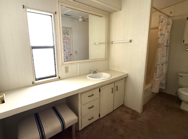 100 Hampton Road, Lot 201, Clearwater, Florida 33759, 2 Bedrooms Bedrooms, ,2 BathroomsBathrooms,55-Plus Mobile Home,For Sale,Hampton Road, Lot 201,3869