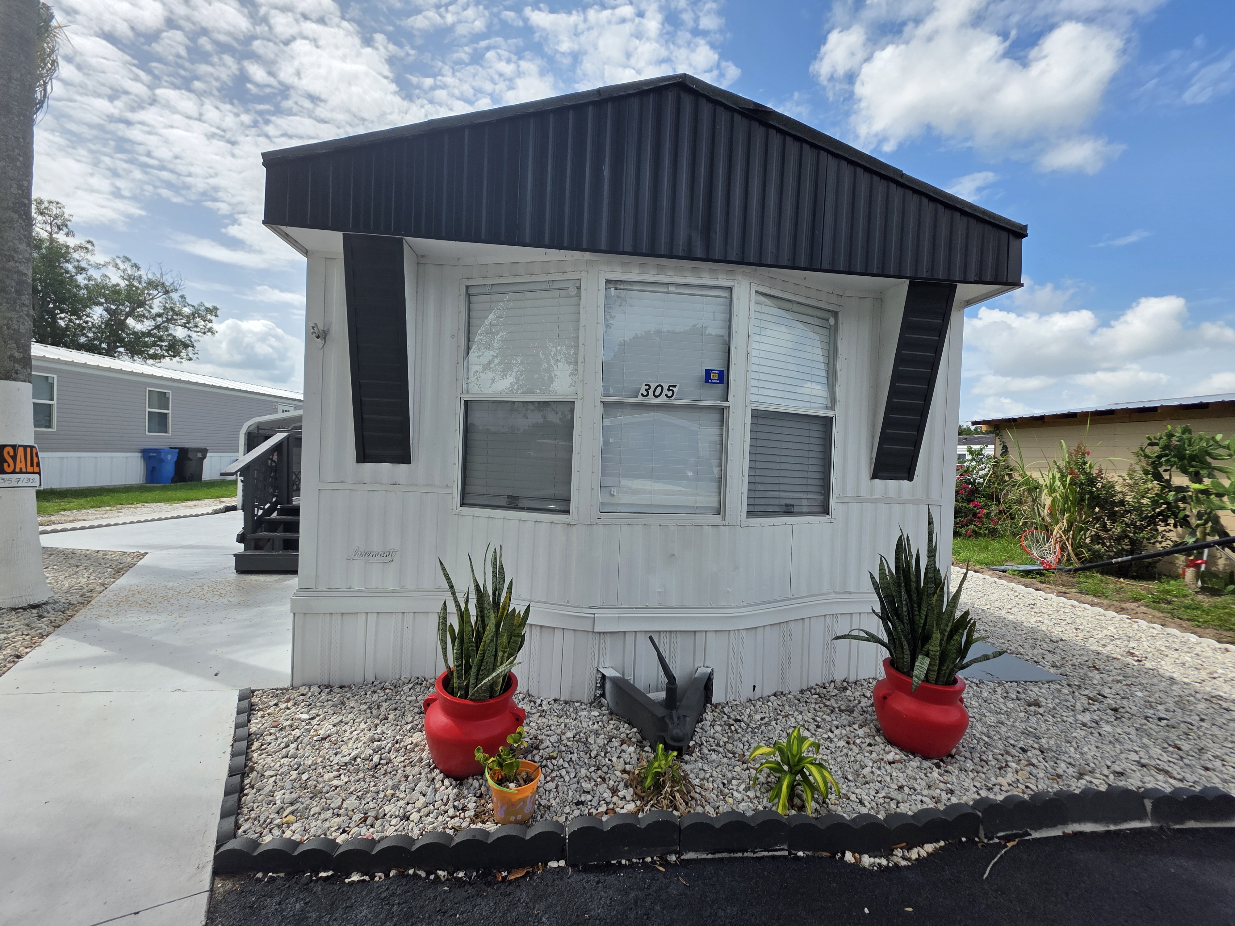 305 Magnolia Lane, Tampa, Florida 33610, 2 Bedrooms Bedrooms, ,2 BathroomsBathrooms,All - Age Mobile Home,For Sale,Magnolia Lane,3874