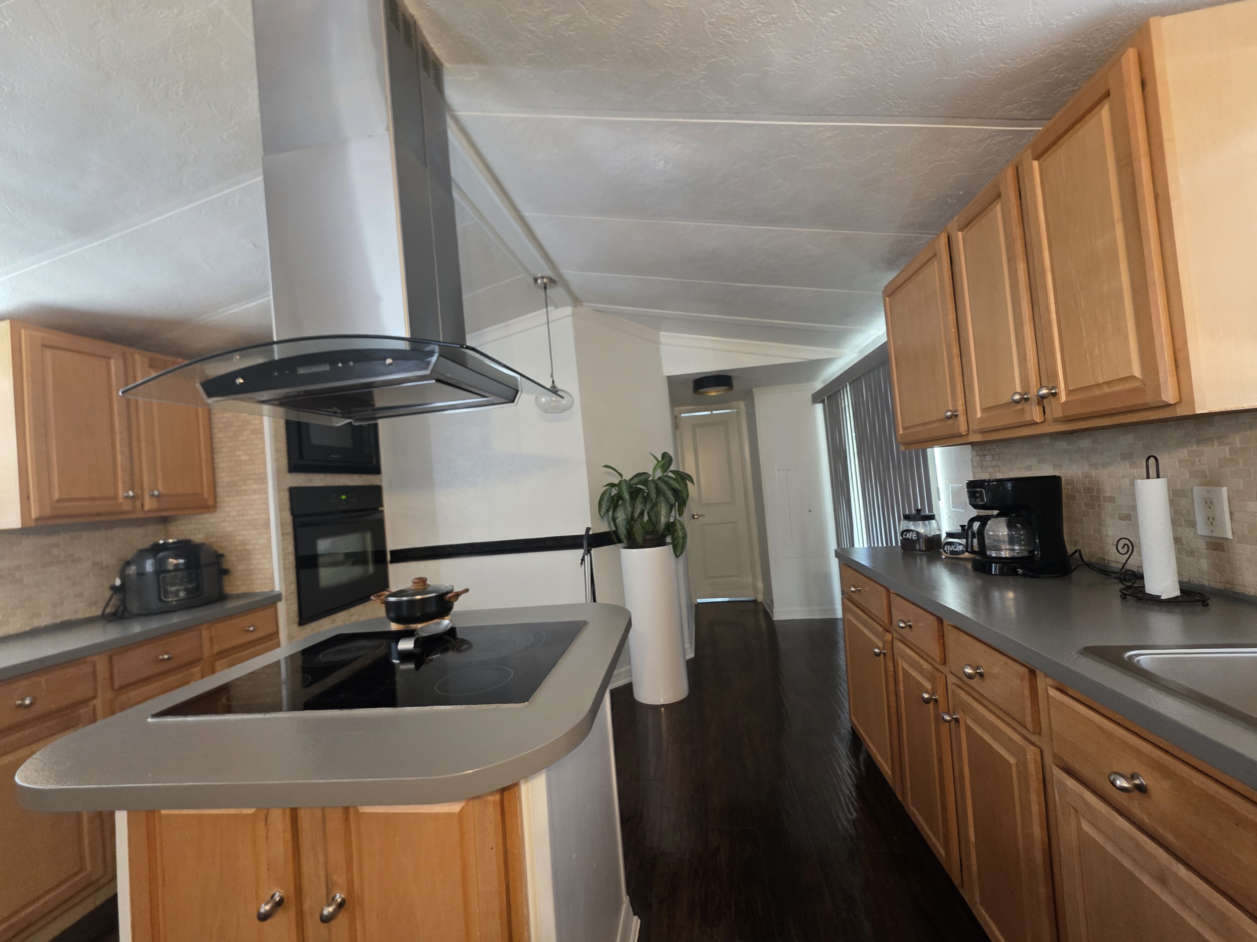 305 Magnolia Lane, Tampa, Florida 33610, 2 Bedrooms Bedrooms, ,2 BathroomsBathrooms,All - Age Mobile Home,For Sale,Magnolia Lane,3874