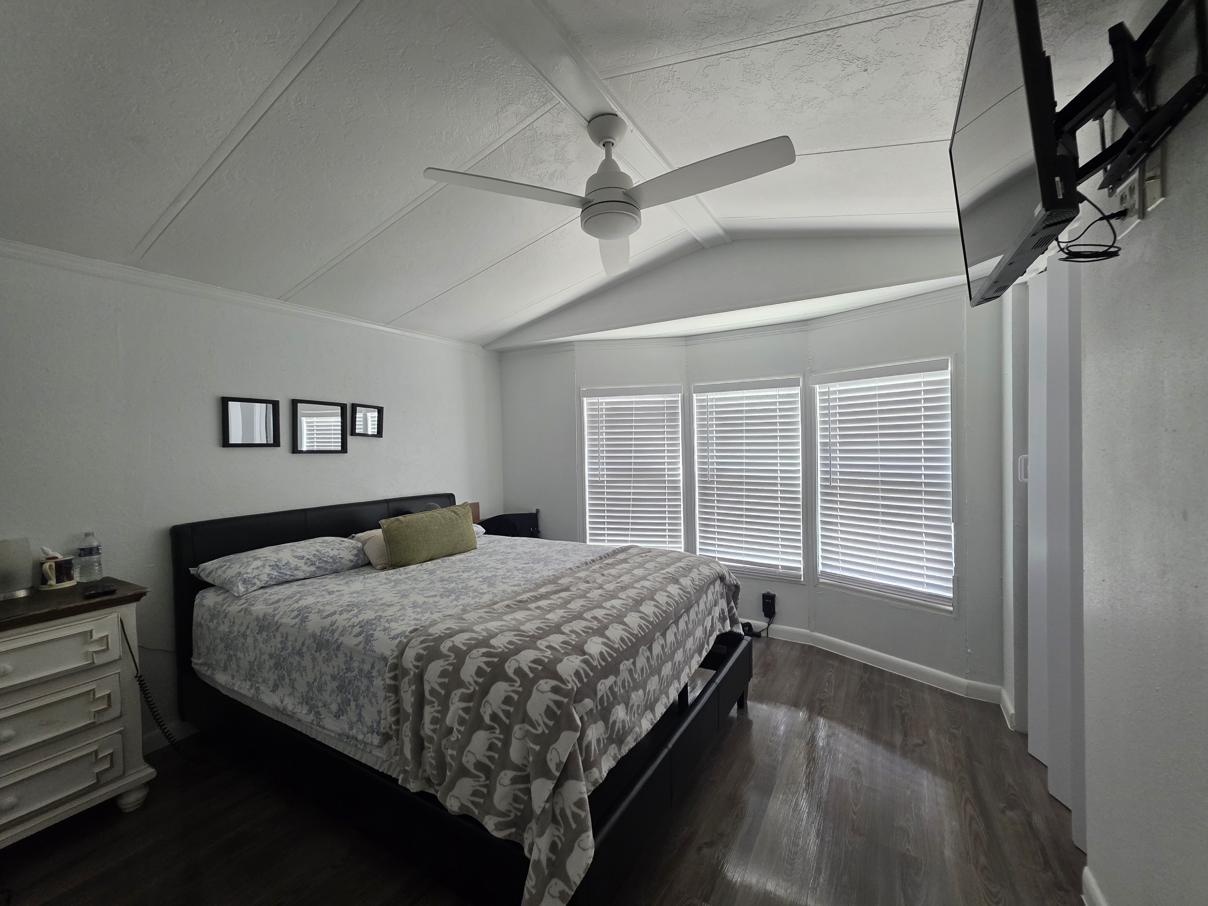 305 Magnolia Lane, Tampa, Florida 33610, 2 Bedrooms Bedrooms, ,2 BathroomsBathrooms,All - Age Mobile Home,For Sale,Magnolia Lane,3874