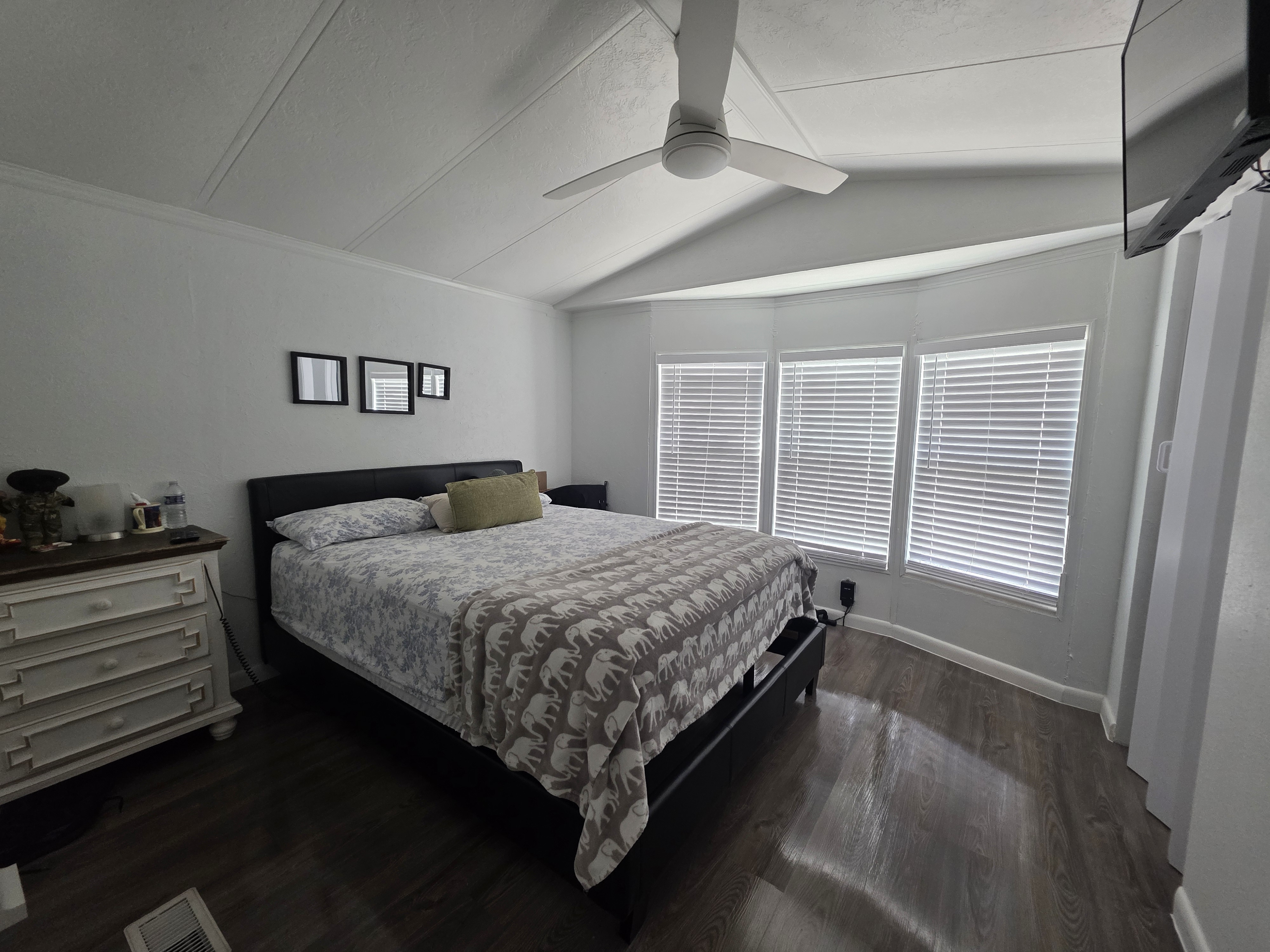 305 Magnolia Lane, Tampa, Florida 33610, 2 Bedrooms Bedrooms, ,2 BathroomsBathrooms,All - Age Mobile Home,For Sale,Magnolia Lane,3874