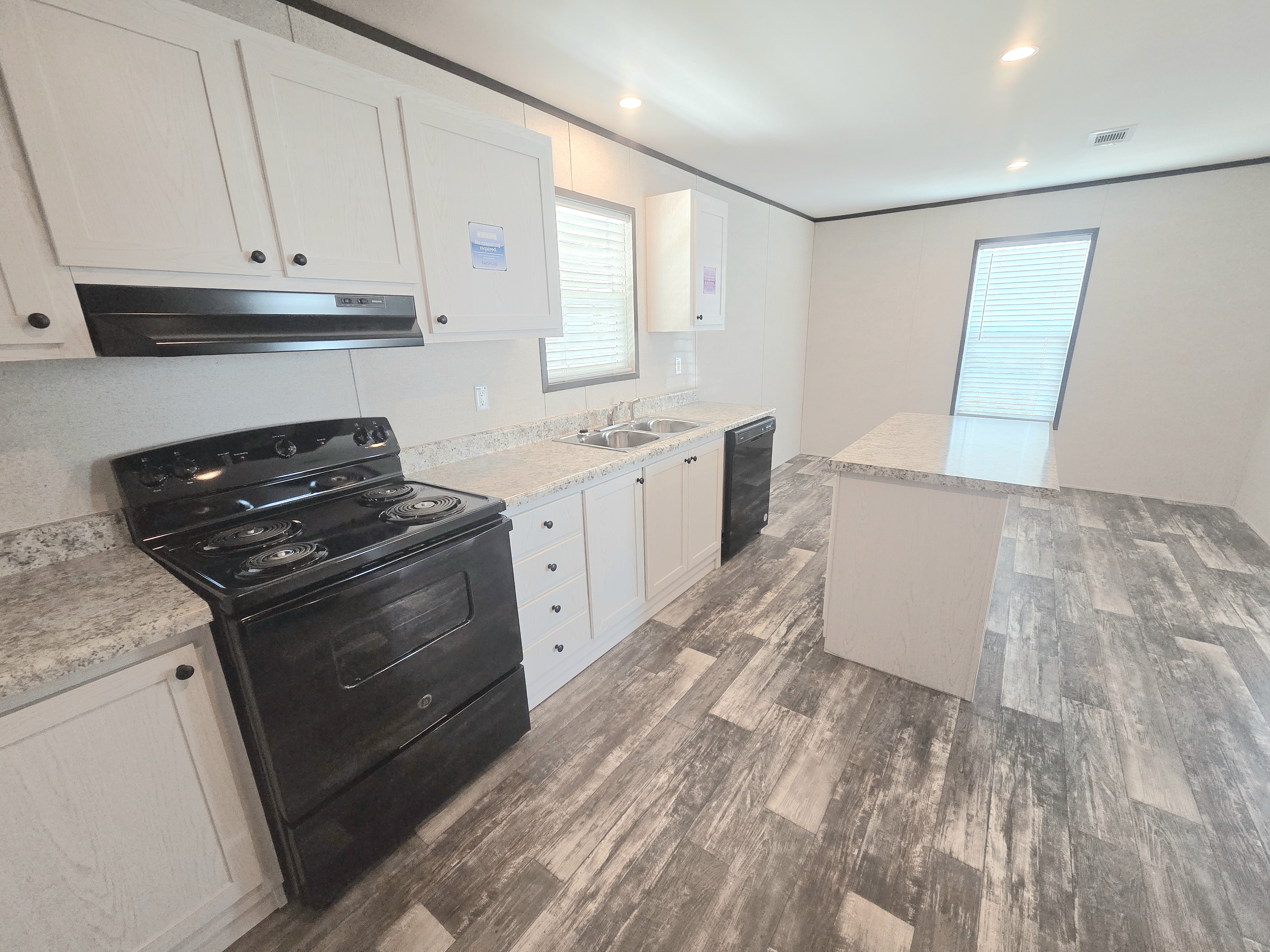 603 63rd Ave W, Site J18, Bradenton, Florida 34207, 3 Bedrooms Bedrooms, ,2 BathroomsBathrooms,All - Age Mobile Home,For Sale,63rd Ave W, Site J18,3877