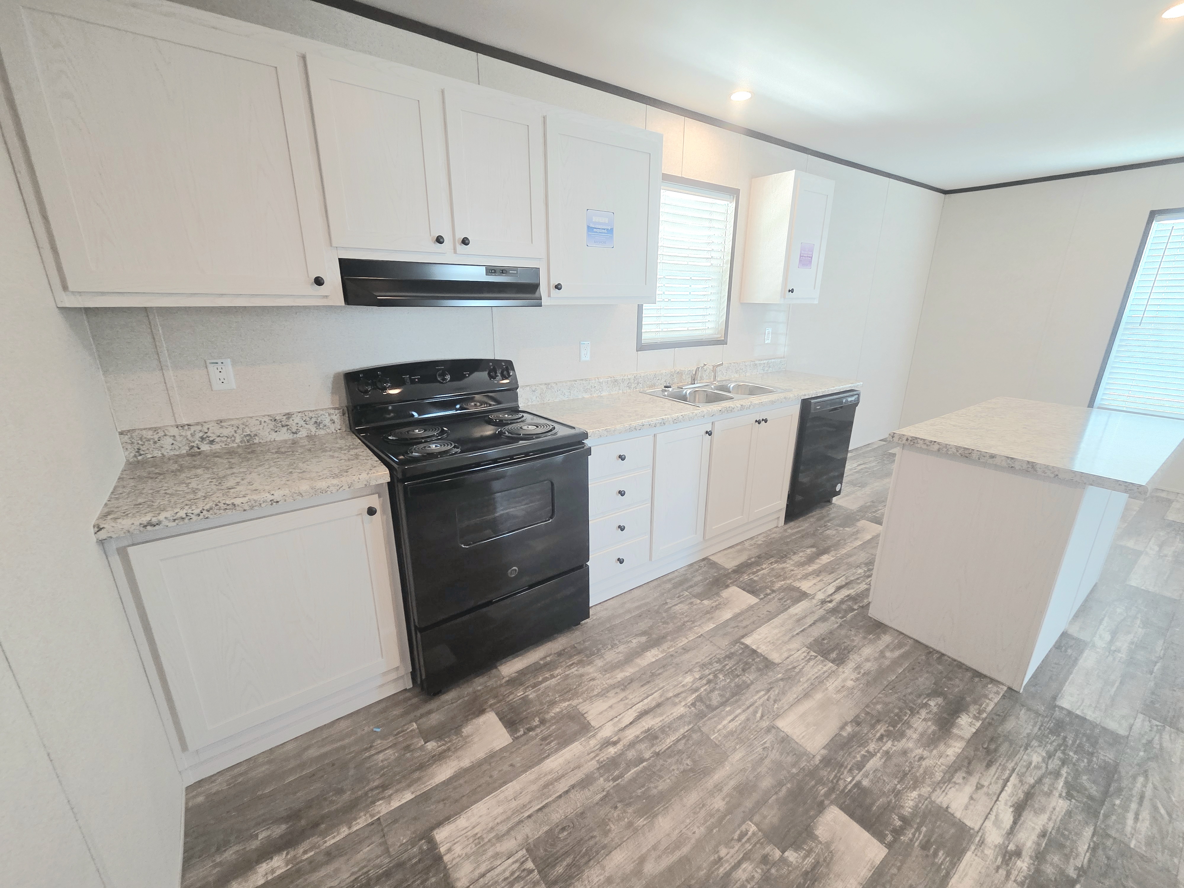 603 63rd Ave W, Site J18, Bradenton, Florida 34207, 3 Bedrooms Bedrooms, ,2 BathroomsBathrooms,All - Age Mobile Home,For Sale,63rd Ave W, Site J18,3877