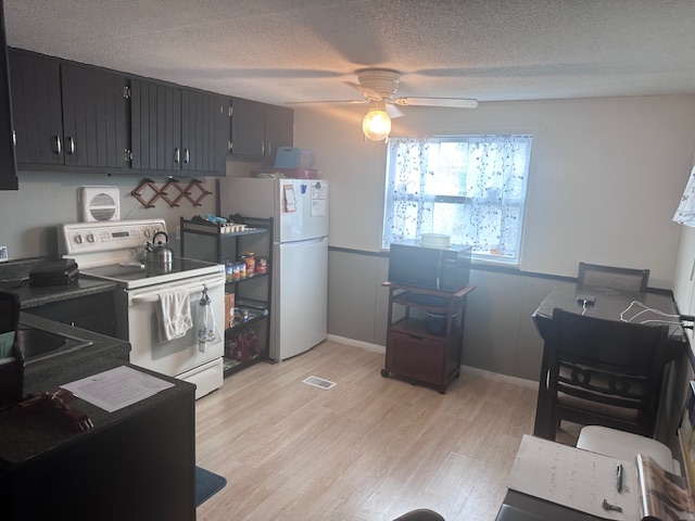 6709 Lamprey Lane, New Port Richey, Florida 34653, 2 Bedrooms Bedrooms, ,1 BathroomBathrooms,55-Plus Mobile Home,For Sale,Lamprey Lane,3878