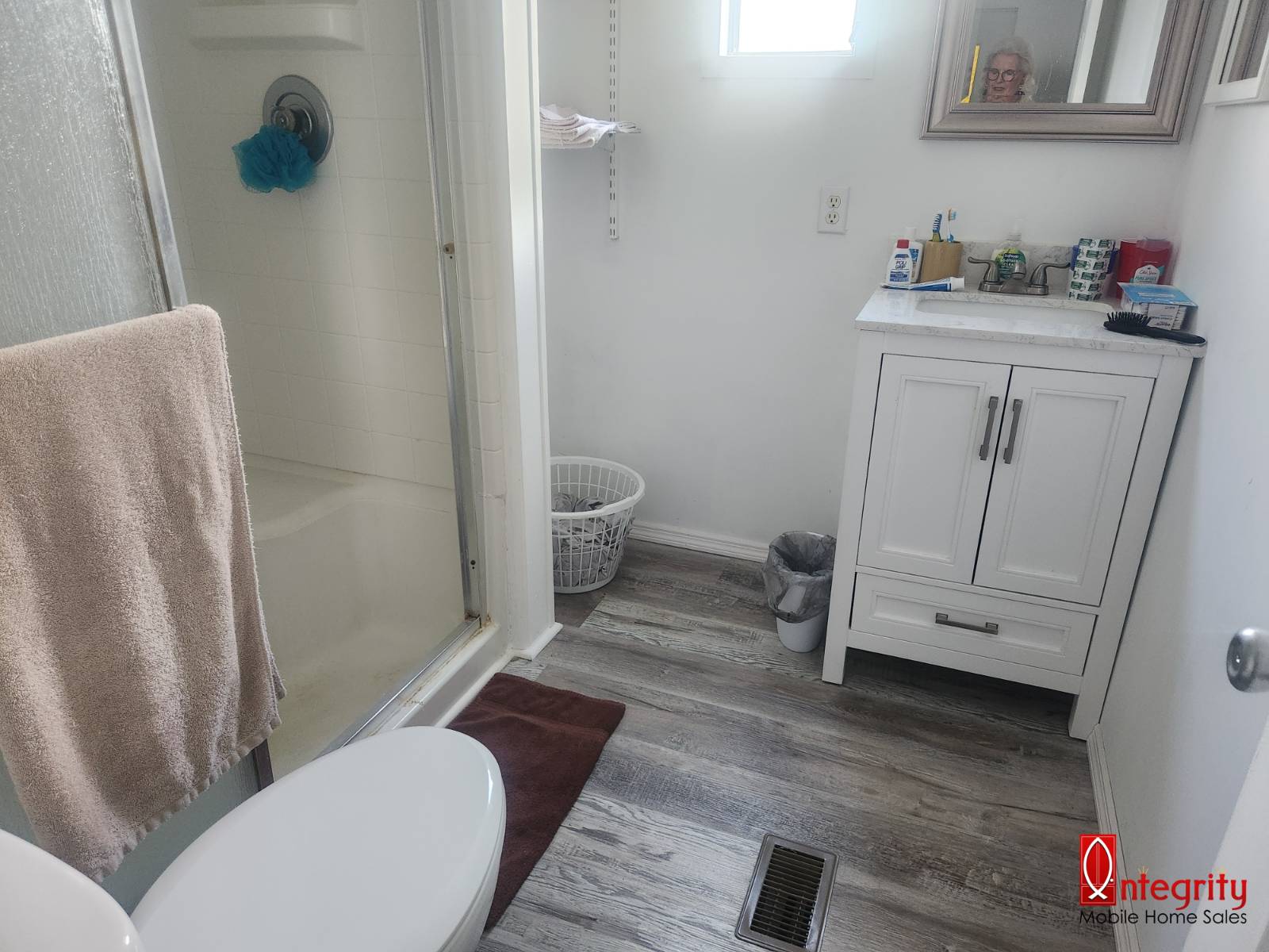 5619 Weather Vane Street, Bradenton, Florida 34203, 2 Bedrooms Bedrooms, ,1 BathroomBathrooms,55-Plus Mobile Home,For Sale,Weather Vane Street,3879