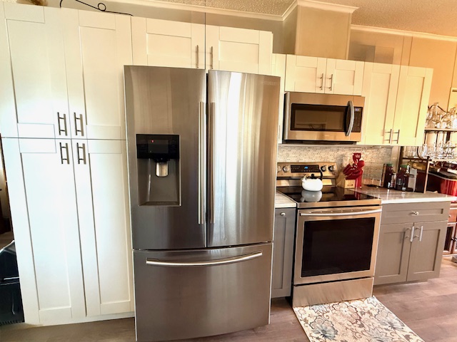 100 Hampton Road, Lot 245, Clearwater, Florida 33759, 2 Bedrooms Bedrooms, ,2 BathroomsBathrooms,55-Plus Mobile Home,For Sale,Hampton Road, Lot 245,3881