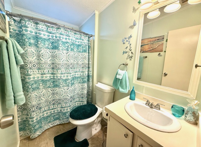 100 Hampton Road, Lot 245, Clearwater, Florida 33759, 2 Bedrooms Bedrooms, ,2 BathroomsBathrooms,55-Plus Mobile Home,For Sale,Hampton Road, Lot 245,3881