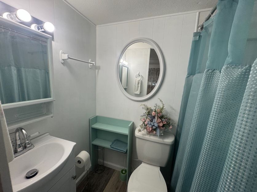 3305 Skyview Drive, Lot 9, Lakeland, Florida 33801, 2 Bedrooms Bedrooms, ,2 BathroomsBathrooms,55-Plus Mobile Home,For Sale,Skyview Drive, Lot 9,3887