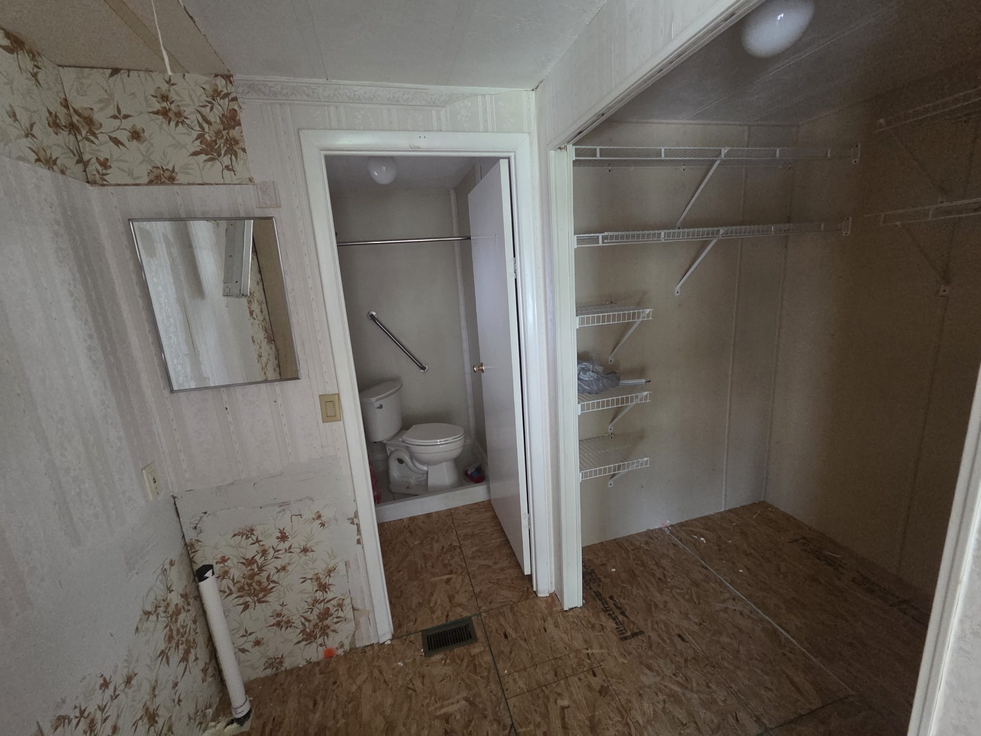 12100 Seminole Blvd, Lot 211, Largo, Florida 33778, 2 Bedrooms Bedrooms, ,2 BathroomsBathrooms,55-Plus Mobile Home,For Sale,Seminole Blvd, Lot 211,3892