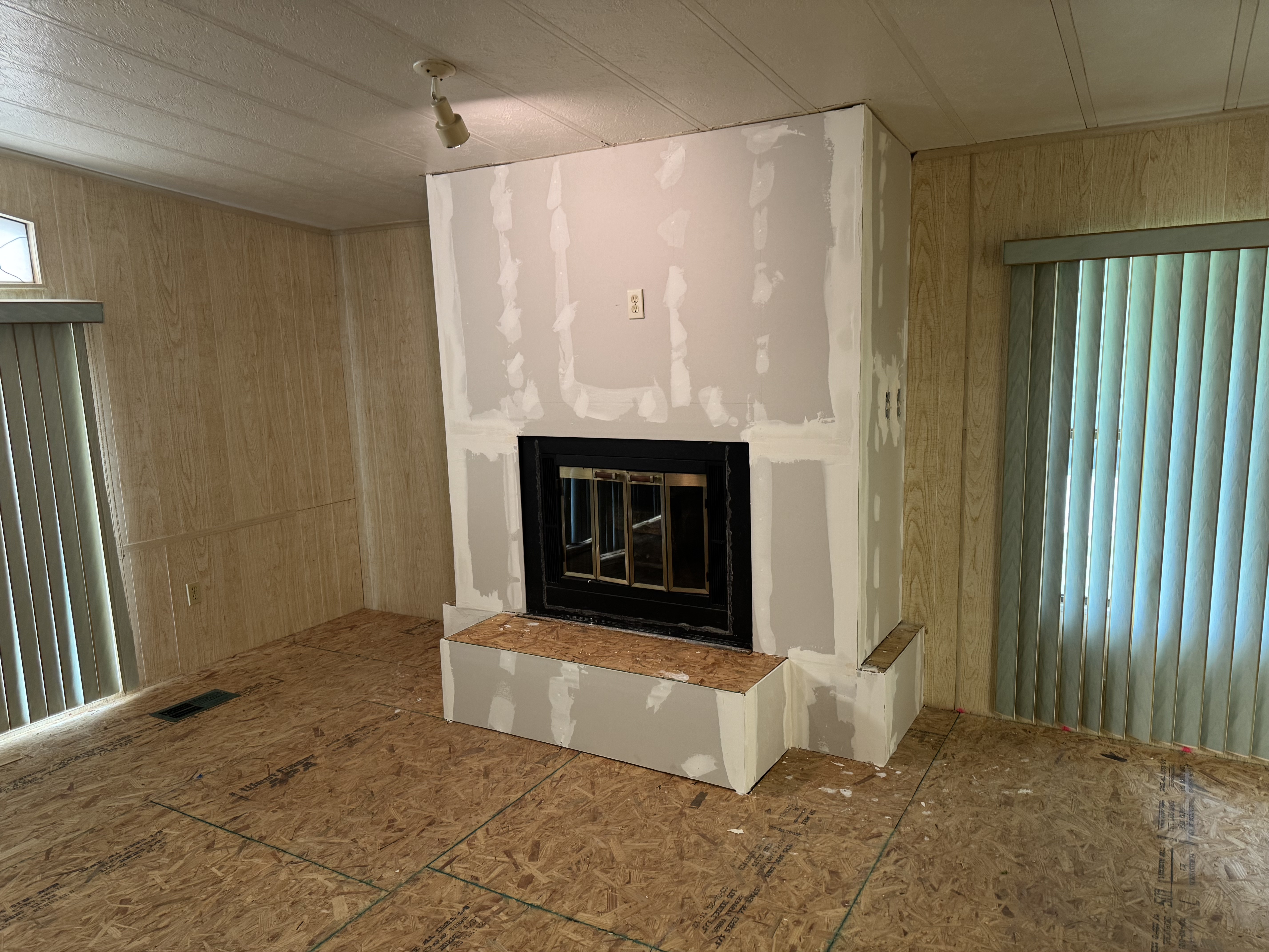 12100 Seminole Blvd, Lot 211, Largo, Florida 33778, 2 Bedrooms Bedrooms, ,2 BathroomsBathrooms,55-Plus Mobile Home,For Sale,Seminole Blvd, Lot 211,3892