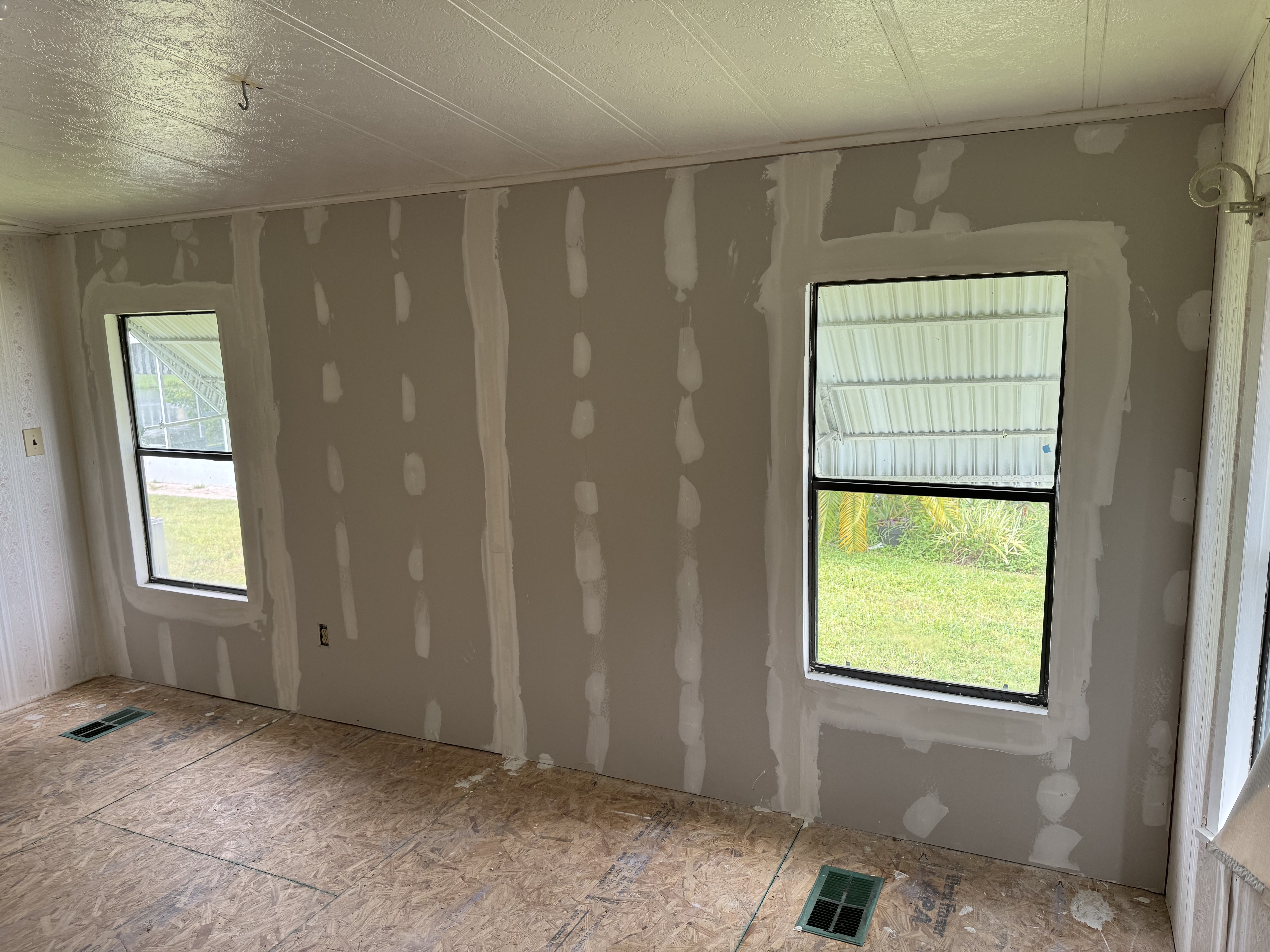 12100 Seminole Blvd, Lot 211, Largo, Florida 33778, 2 Bedrooms Bedrooms, ,2 BathroomsBathrooms,55-Plus Mobile Home,For Sale,Seminole Blvd, Lot 211,3892