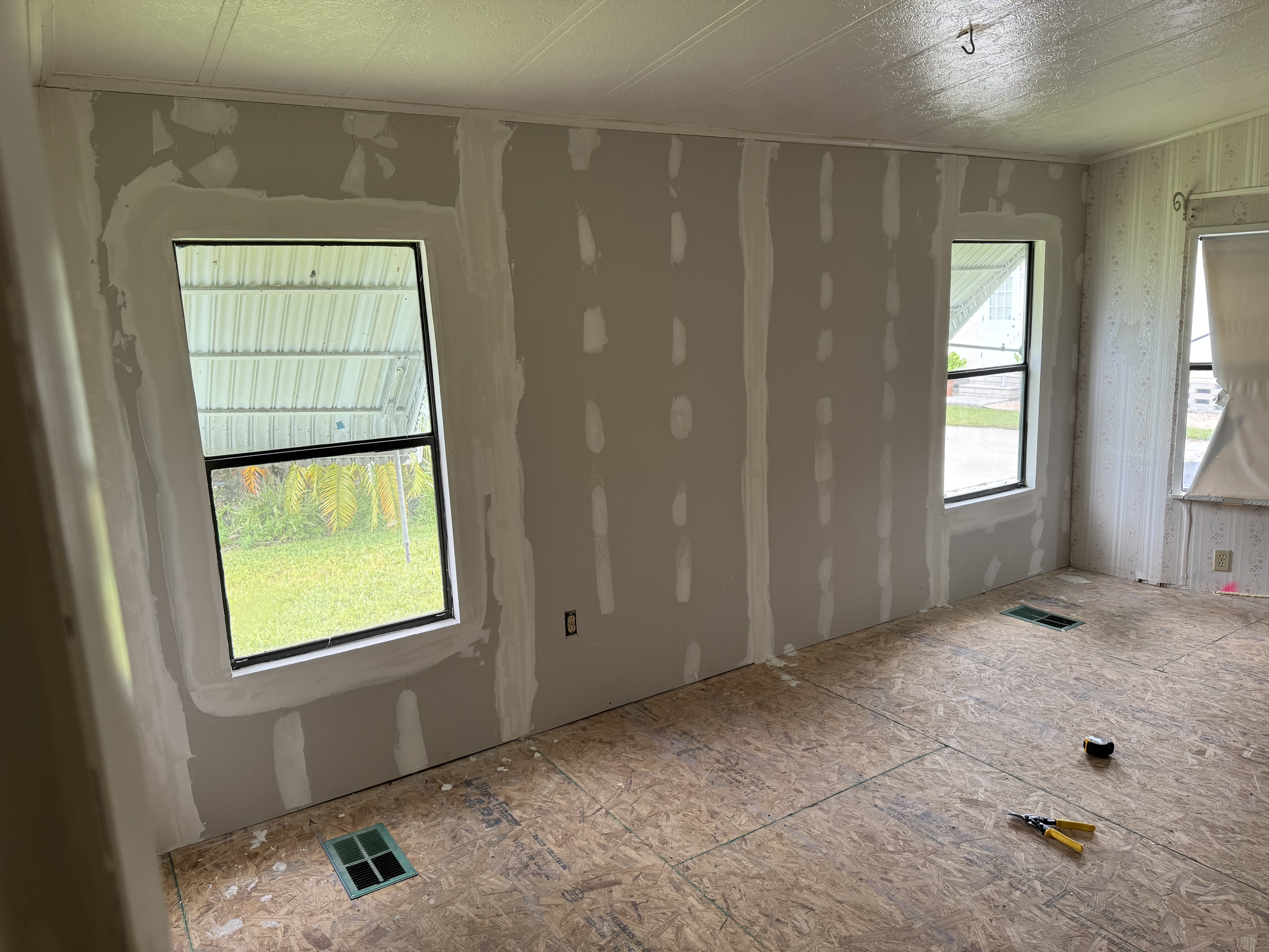 12100 Seminole Blvd, Lot 211, Largo, Florida 33778, 2 Bedrooms Bedrooms, ,2 BathroomsBathrooms,55-Plus Mobile Home,For Sale,Seminole Blvd, Lot 211,3892