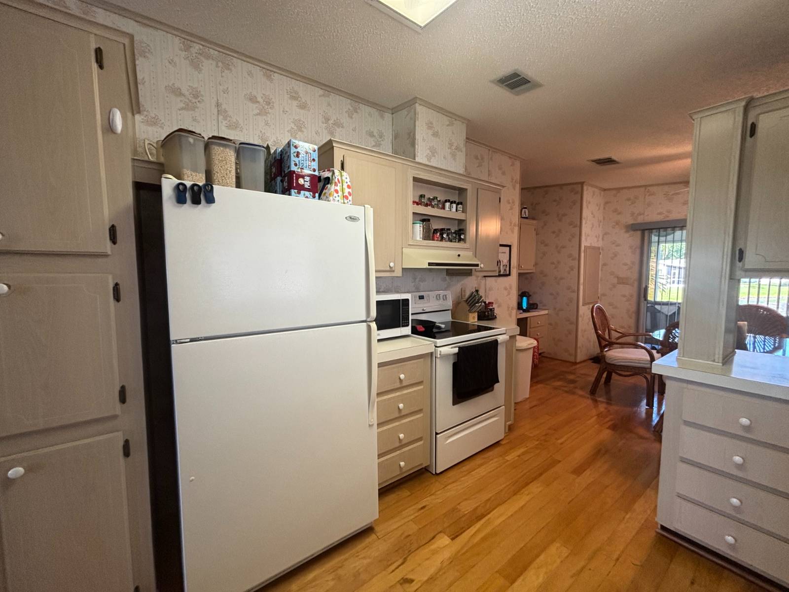 6806 Palmetto Grove, Ellenton, Florida 34222, 2 Bedrooms Bedrooms, ,2 BathroomsBathrooms,55-Plus Mobile Home,For Sale,Palmetto Grove,3893