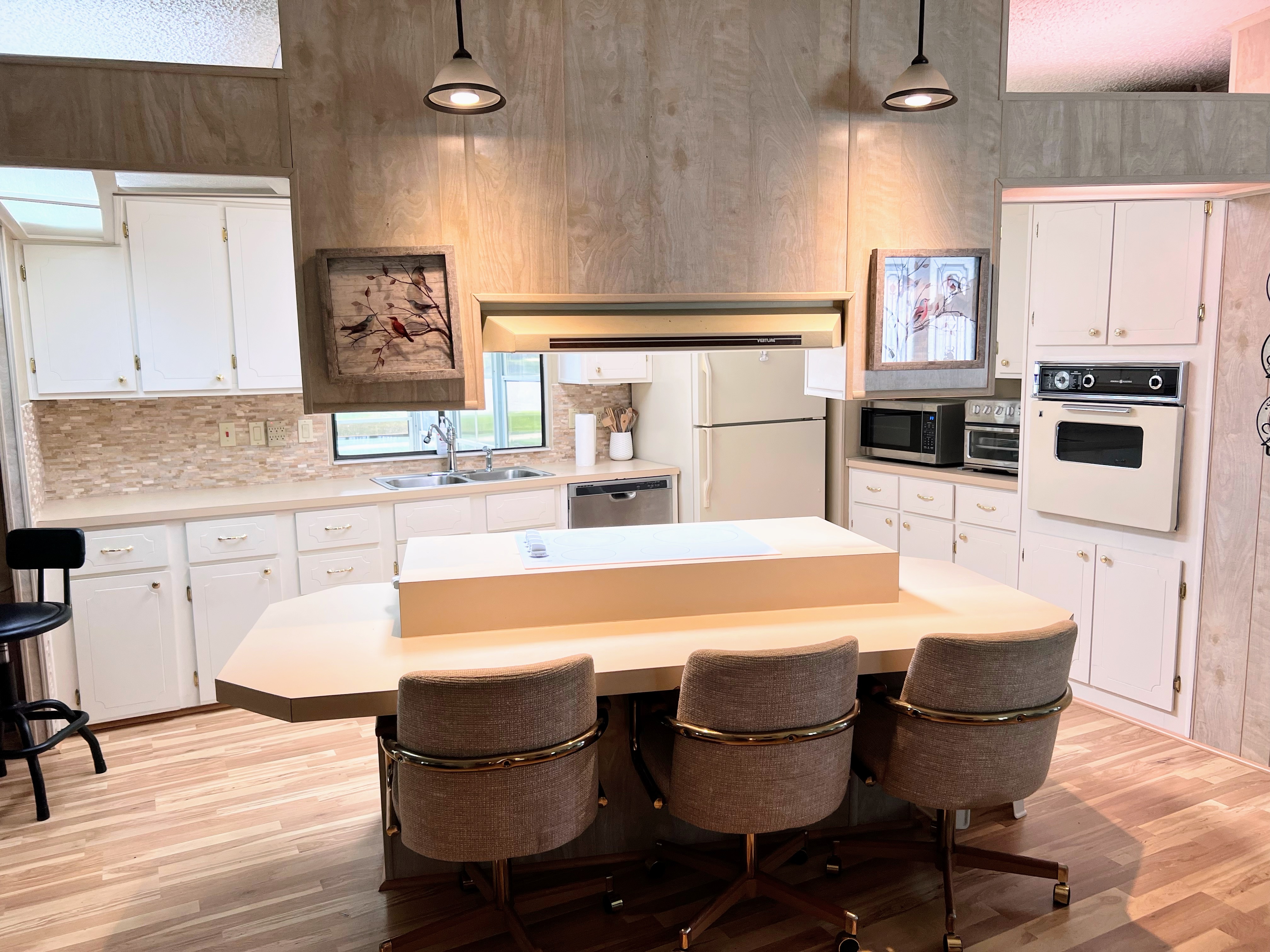 6271 Clydebank Circle, Lot 266, Sarasota, Florida 34241, 2 Bedrooms Bedrooms, ,2 BathroomsBathrooms,55-Plus Mobile Home,For Sale,Clydebank Circle, Lot 266,3909