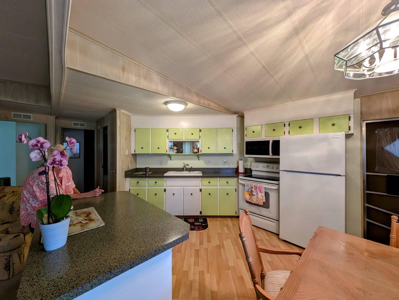 2772 Oakhill Village Circle, Brandon, Florida 33594, 2 Bedrooms Bedrooms, ,1.5 BathroomsBathrooms,55-Plus Mobile Home,For Sale,Oakhill Village Circle,3912