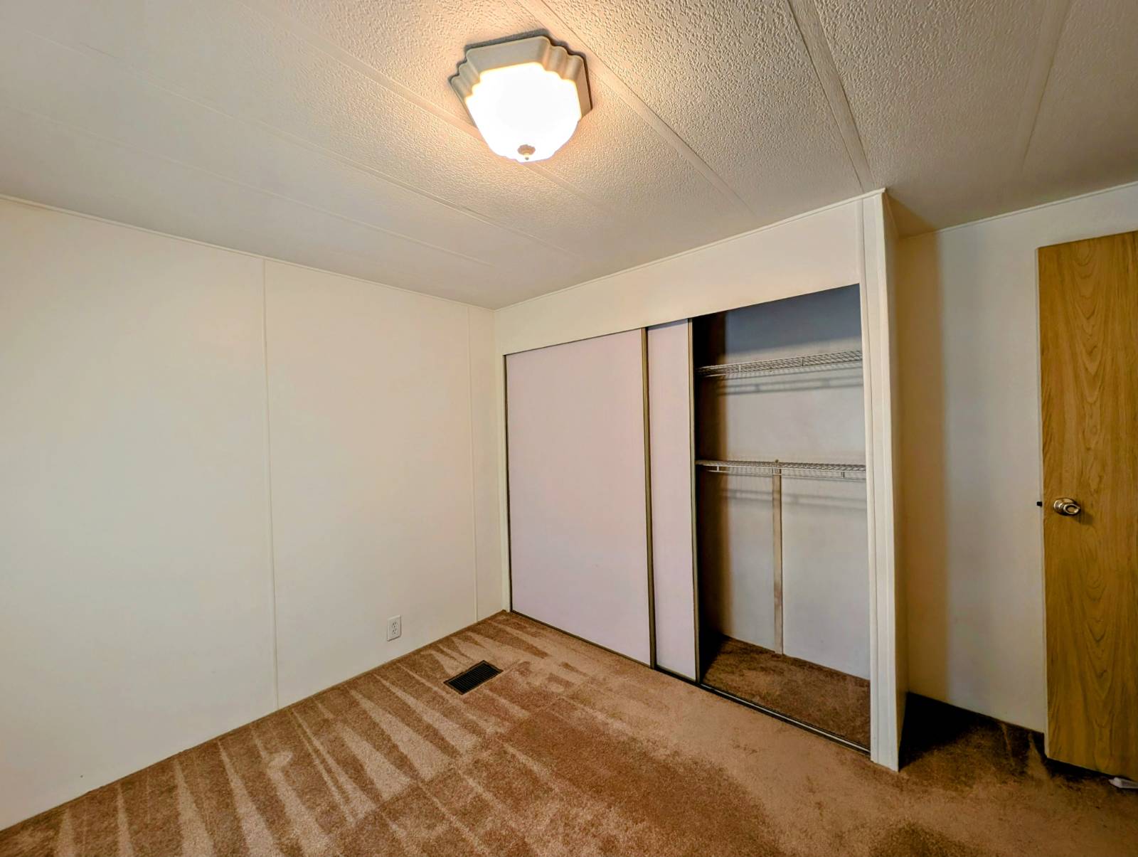 2772 Oakhill Village Circle, Brandon, Florida 33594, 2 Bedrooms Bedrooms, ,1.5 BathroomsBathrooms,55-Plus Mobile Home,For Sale,Oakhill Village Circle,3912
