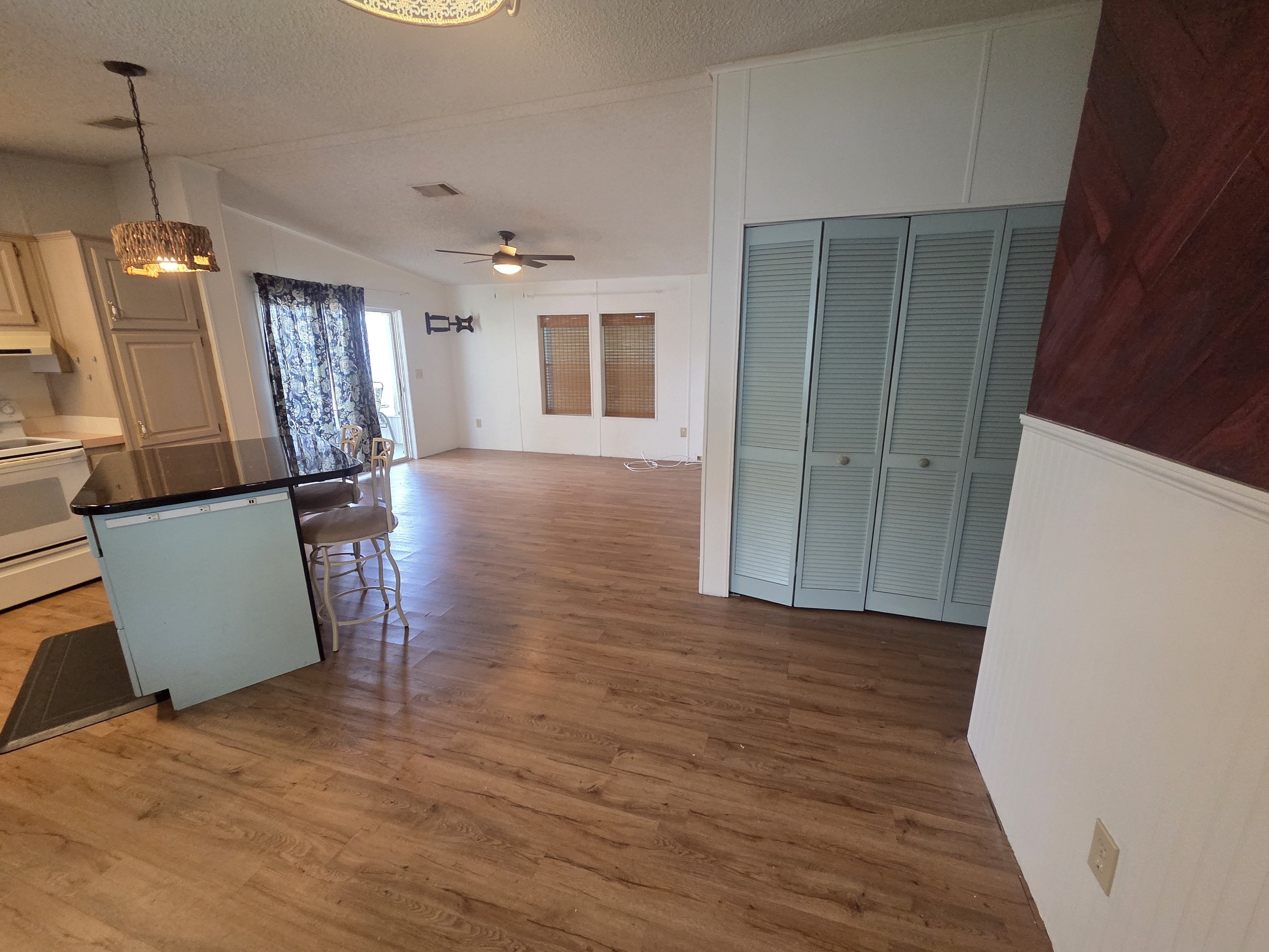 215 Rotterdam Avenue, Ellenton, Florida 34222, 2 Bedrooms Bedrooms, ,2 BathroomsBathrooms,55-Plus Mobile Home,For Sale,Rotterdam Avenue,3922