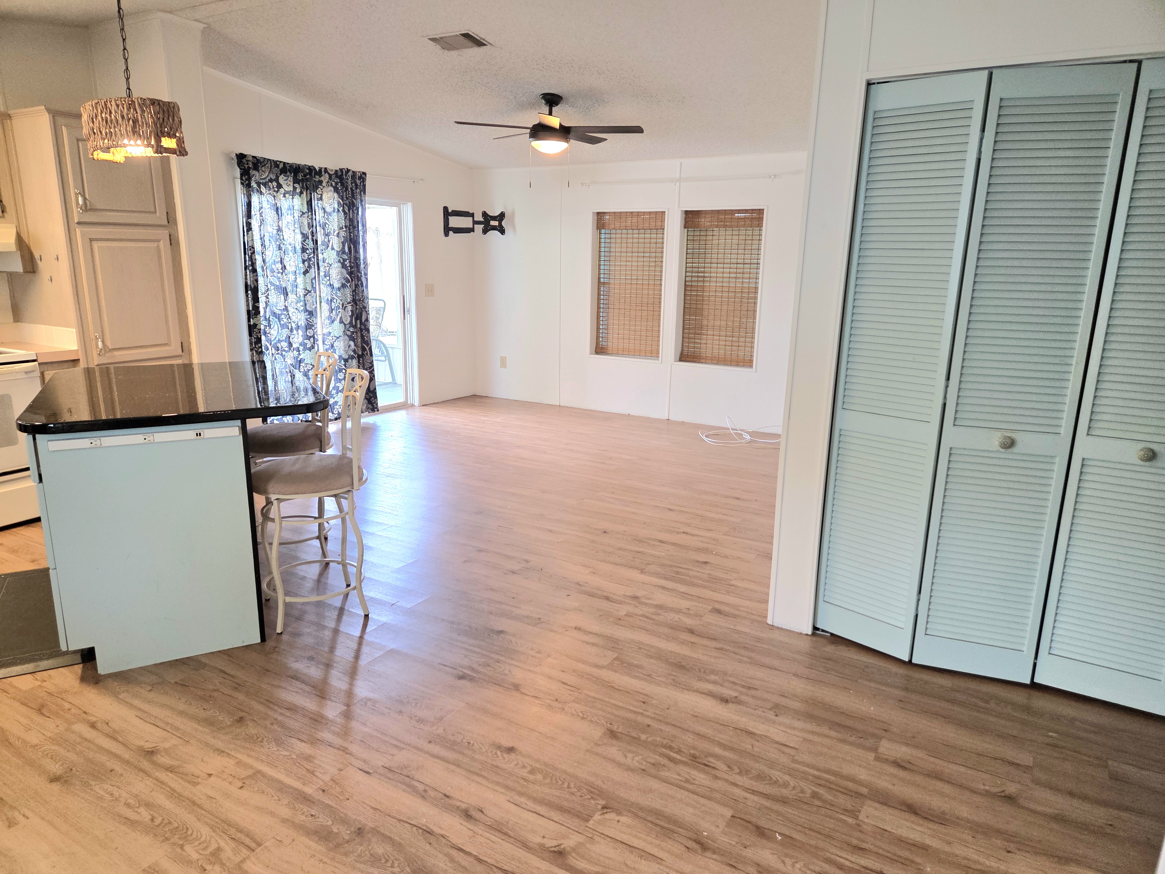 215 Rotterdam Avenue, Ellenton, Florida 34222, 2 Bedrooms Bedrooms, ,2 BathroomsBathrooms,55-Plus Mobile Home,For Sale,Rotterdam Avenue,3922