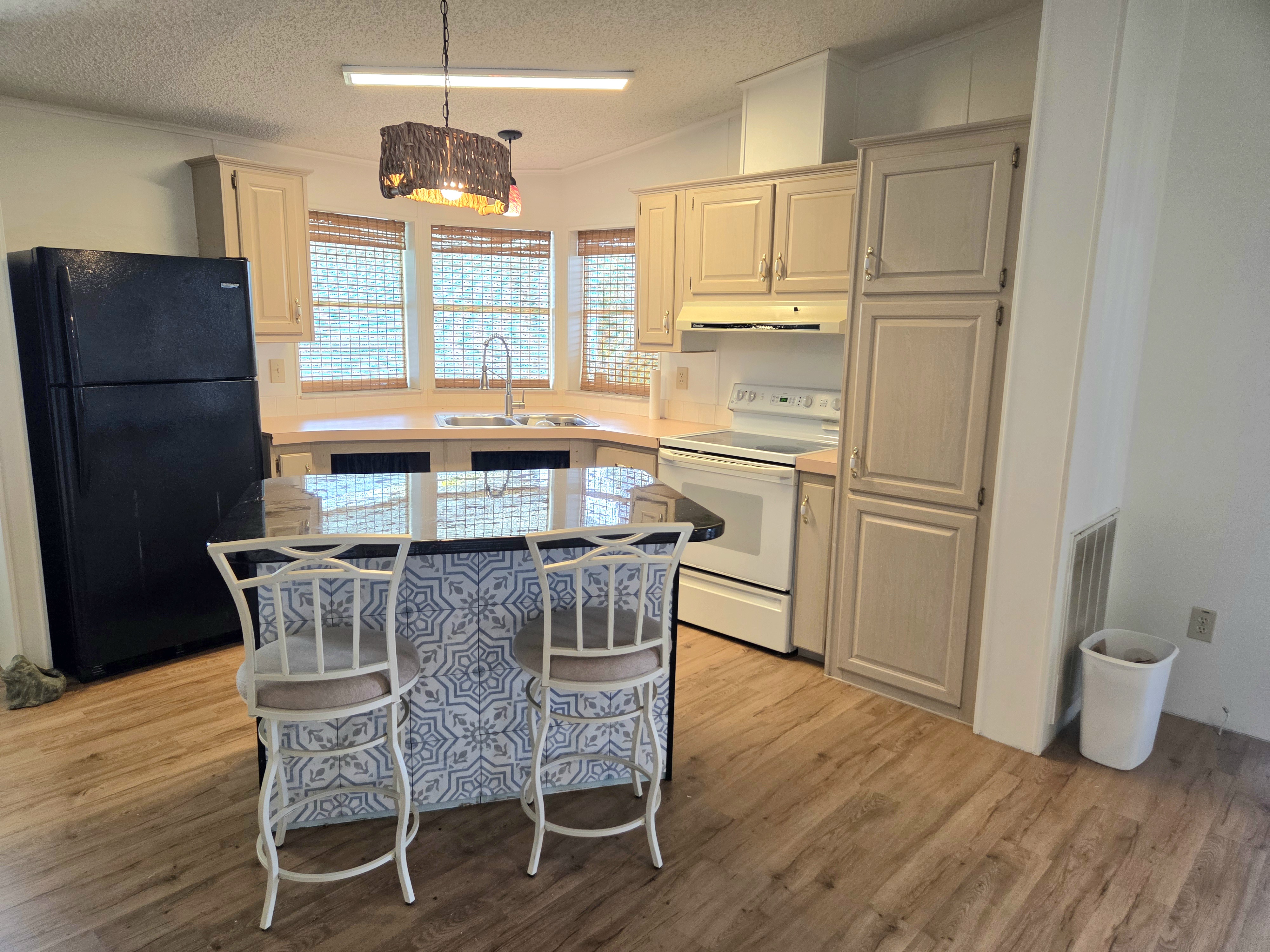215 Rotterdam Avenue, Ellenton, Florida 34222, 2 Bedrooms Bedrooms, ,2 BathroomsBathrooms,55-Plus Mobile Home,For Sale,Rotterdam Avenue,3922