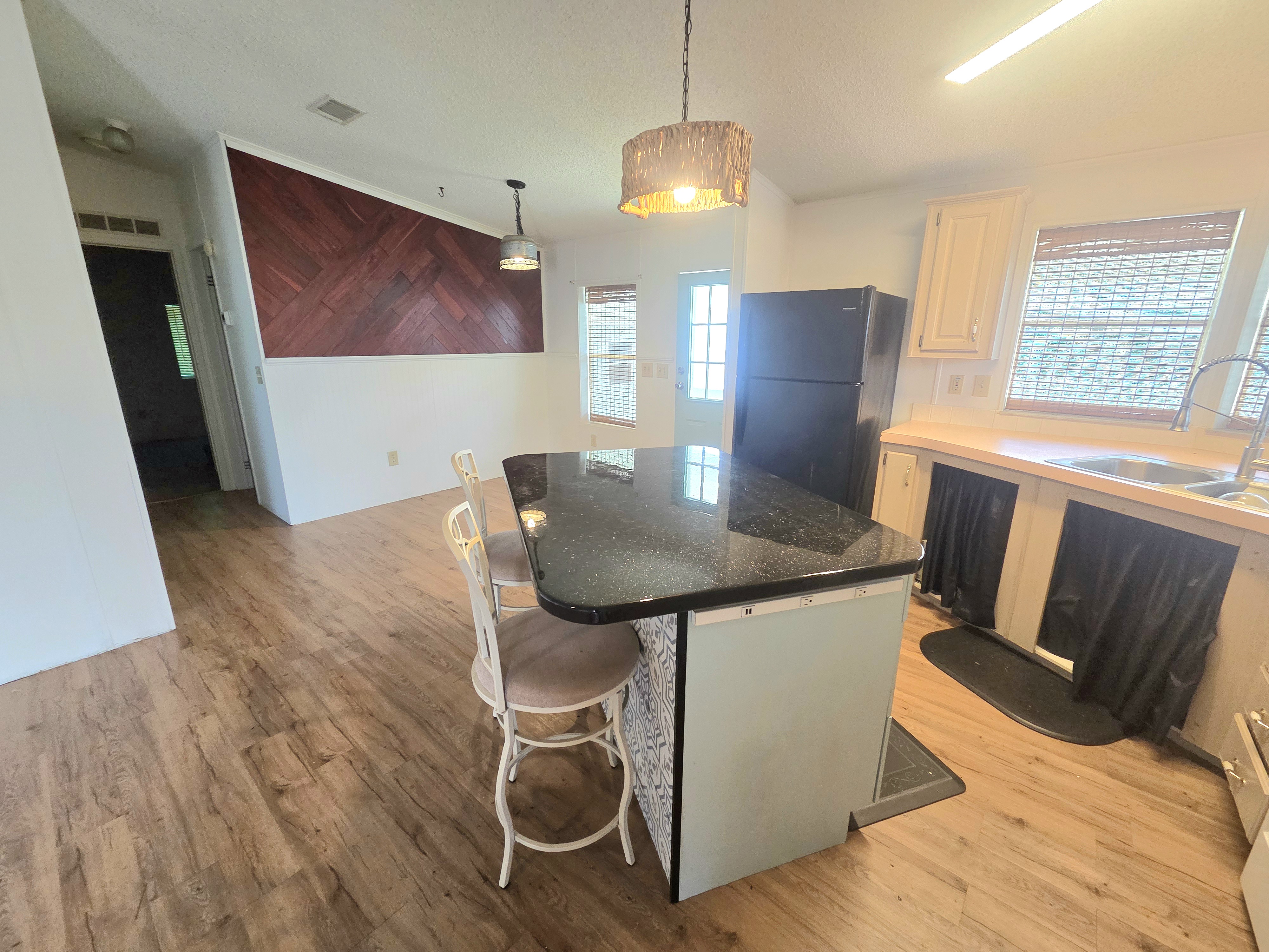 215 Rotterdam Avenue, Ellenton, Florida 34222, 2 Bedrooms Bedrooms, ,2 BathroomsBathrooms,55-Plus Mobile Home,For Sale,Rotterdam Avenue,3922