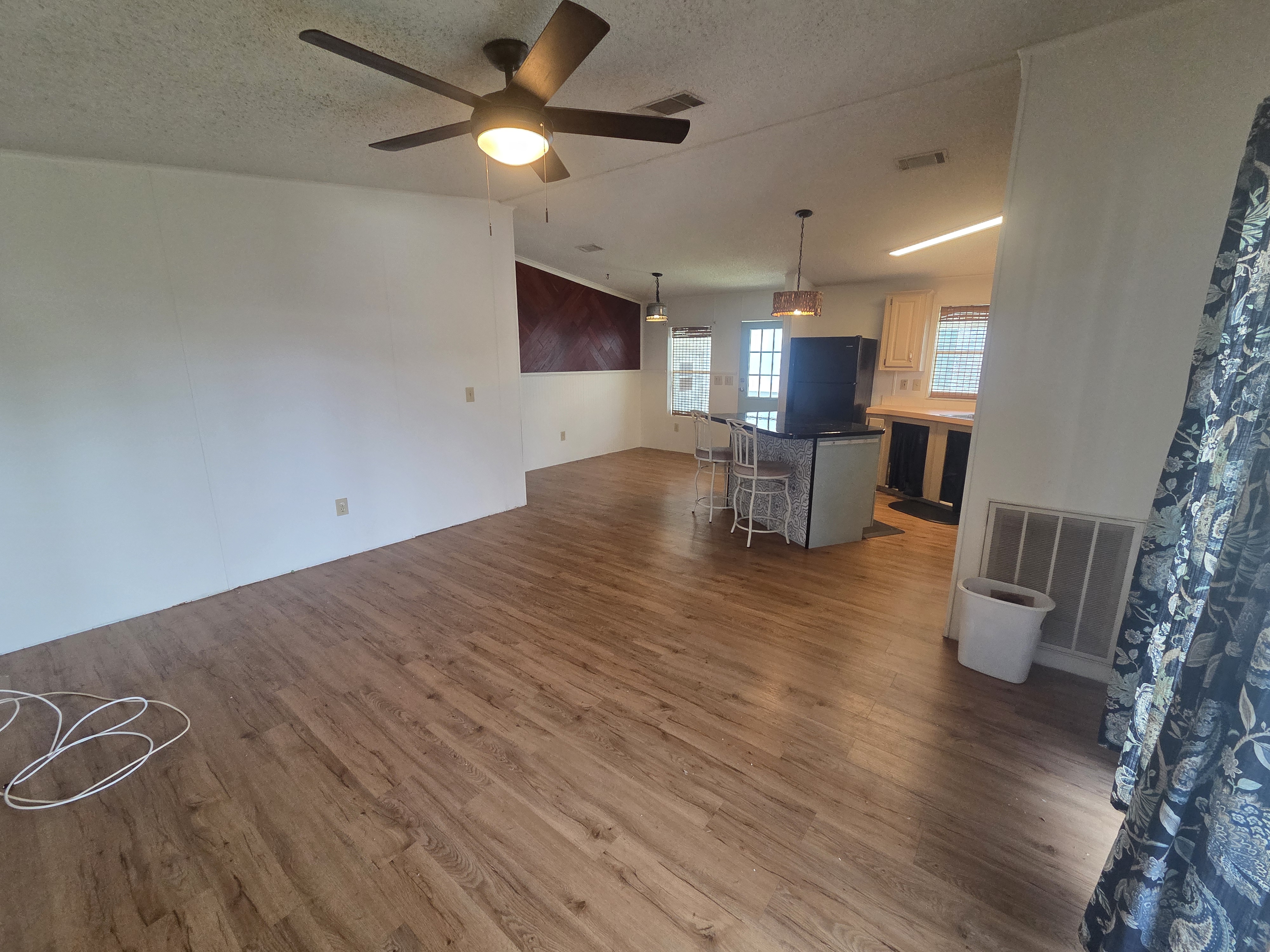 215 Rotterdam Avenue, Ellenton, Florida 34222, 2 Bedrooms Bedrooms, ,2 BathroomsBathrooms,55-Plus Mobile Home,For Sale,Rotterdam Avenue,3922