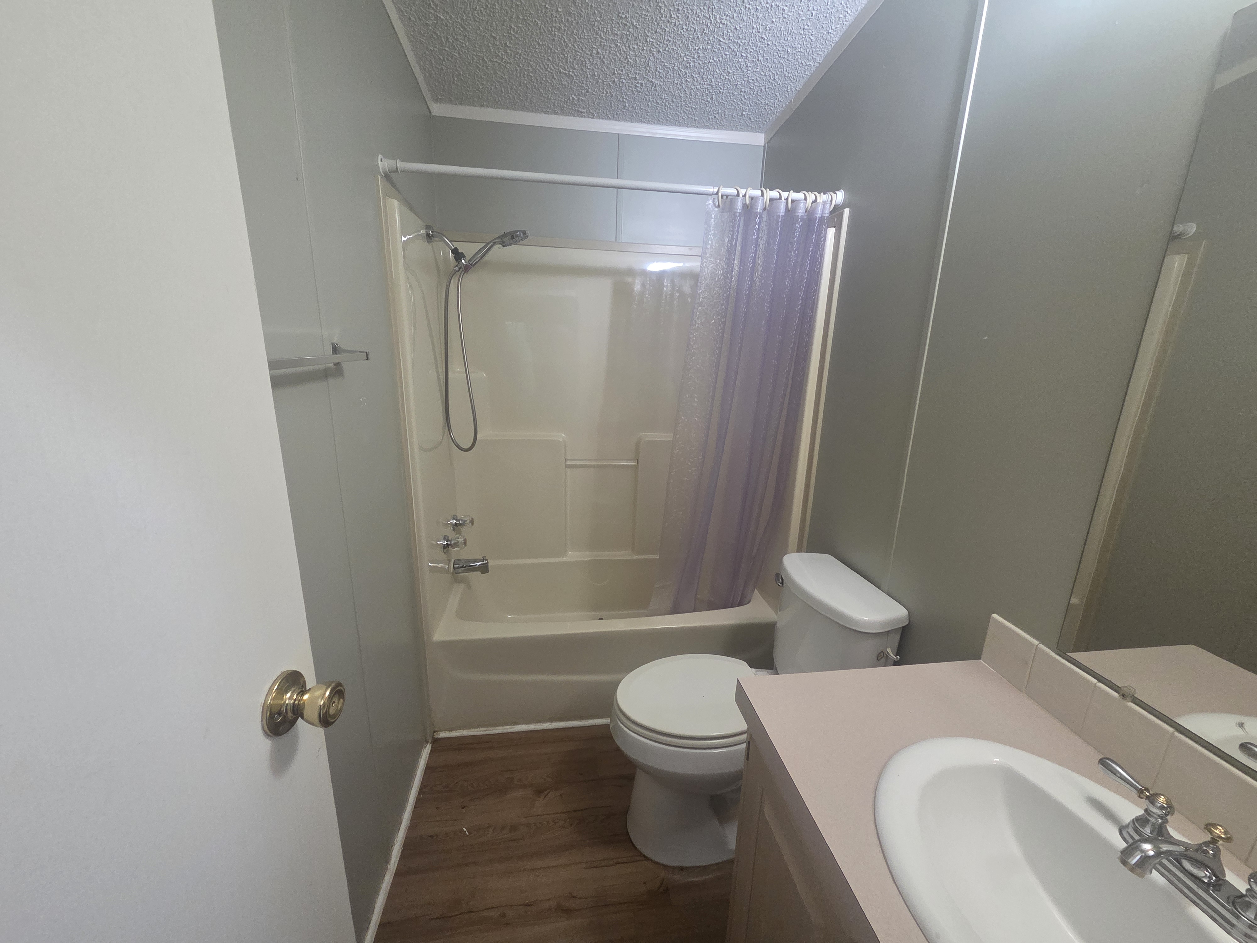 215 Rotterdam Avenue, Ellenton, Florida 34222, 2 Bedrooms Bedrooms, ,2 BathroomsBathrooms,55-Plus Mobile Home,For Sale,Rotterdam Avenue,3922