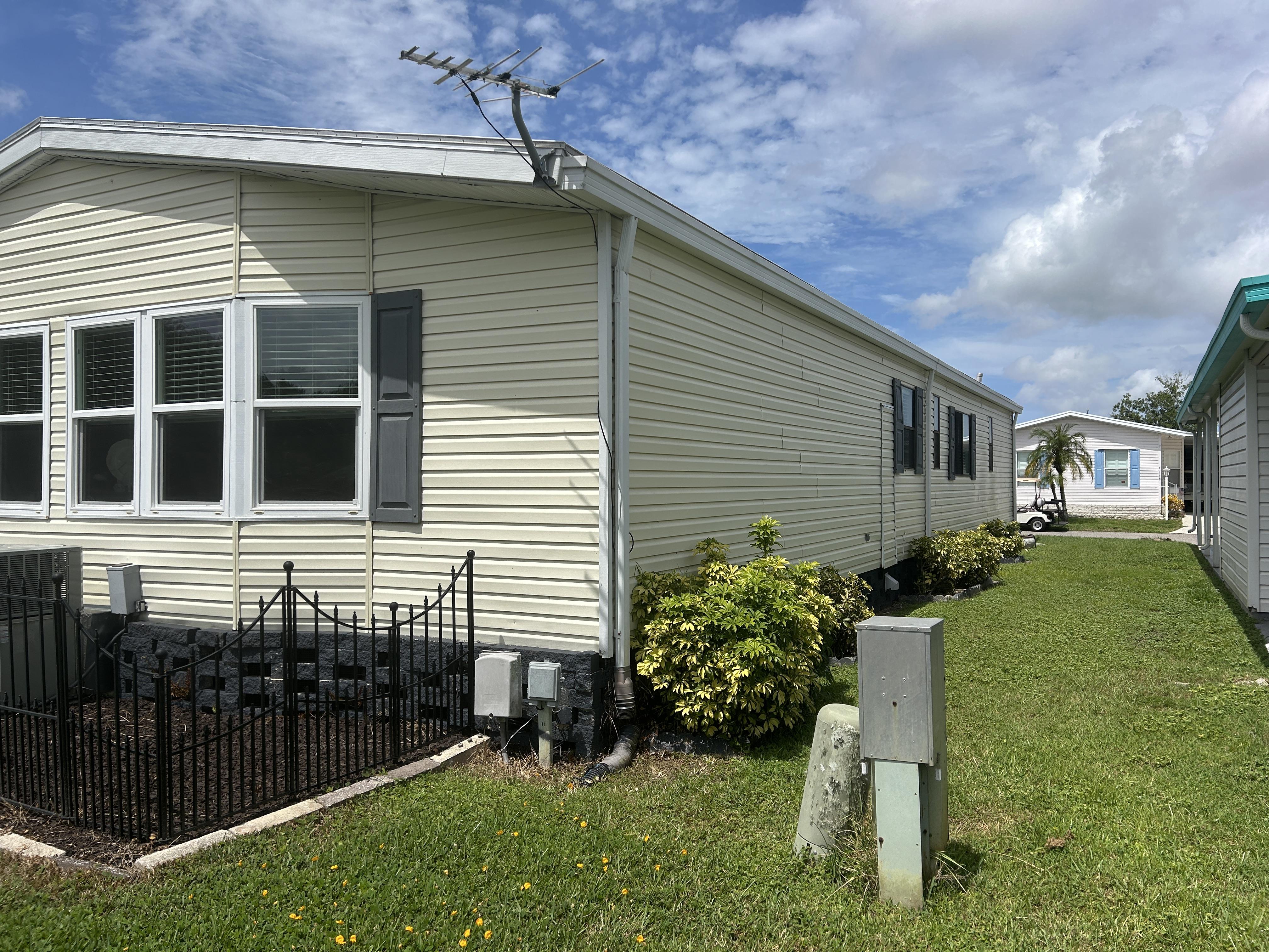 10723 Central Park Avenue, New Port Richey, Florida 34655, 2 Bedrooms Bedrooms, ,2 BathroomsBathrooms,55-Plus Mobile Home,For Sale,Central Park Avenue,3923
