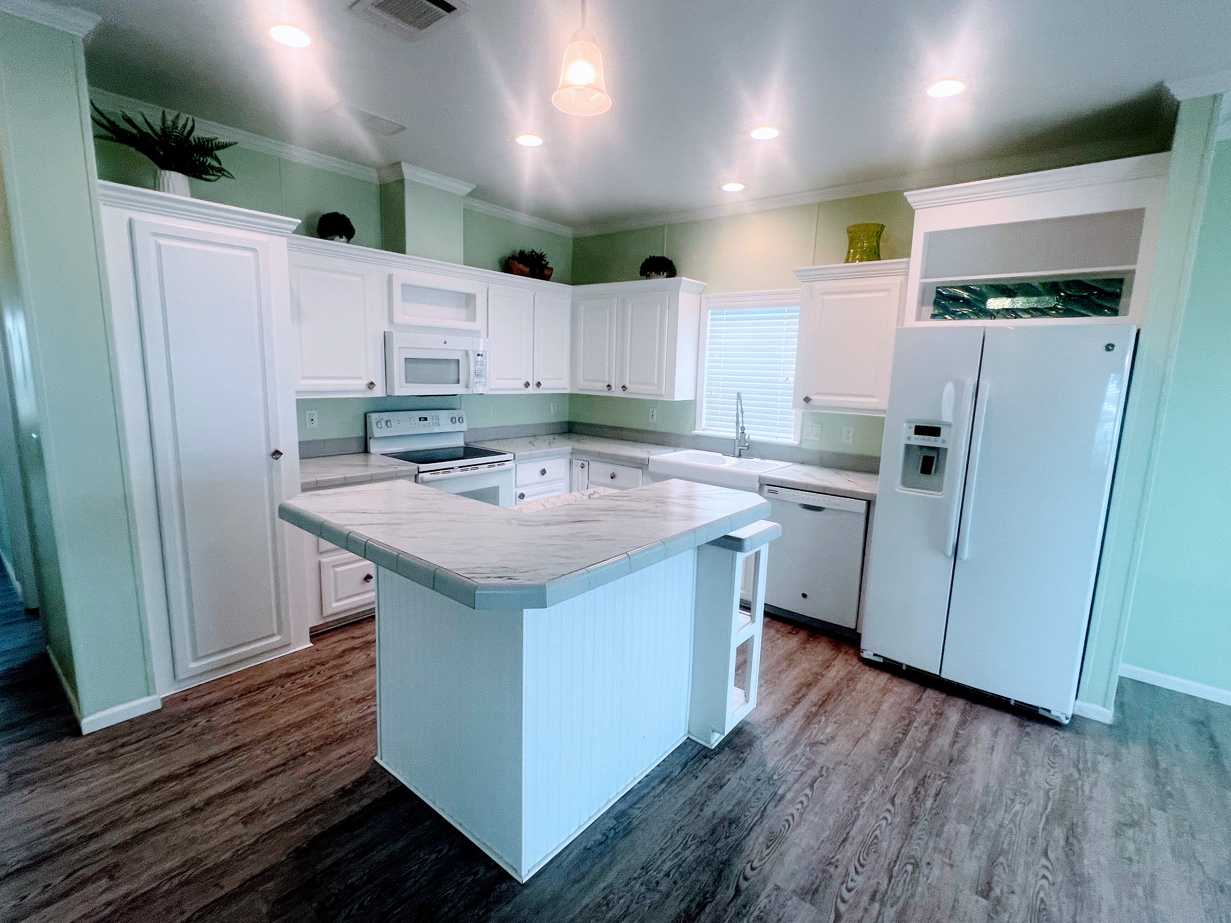 3300 Alt 19 N, Lot 31, Dunedin, Florida 34698, 2 Bedrooms Bedrooms, ,2 BathroomsBathrooms,55-Plus Mobile Home,For Sale,Alt 19 N, Lot 31,3936