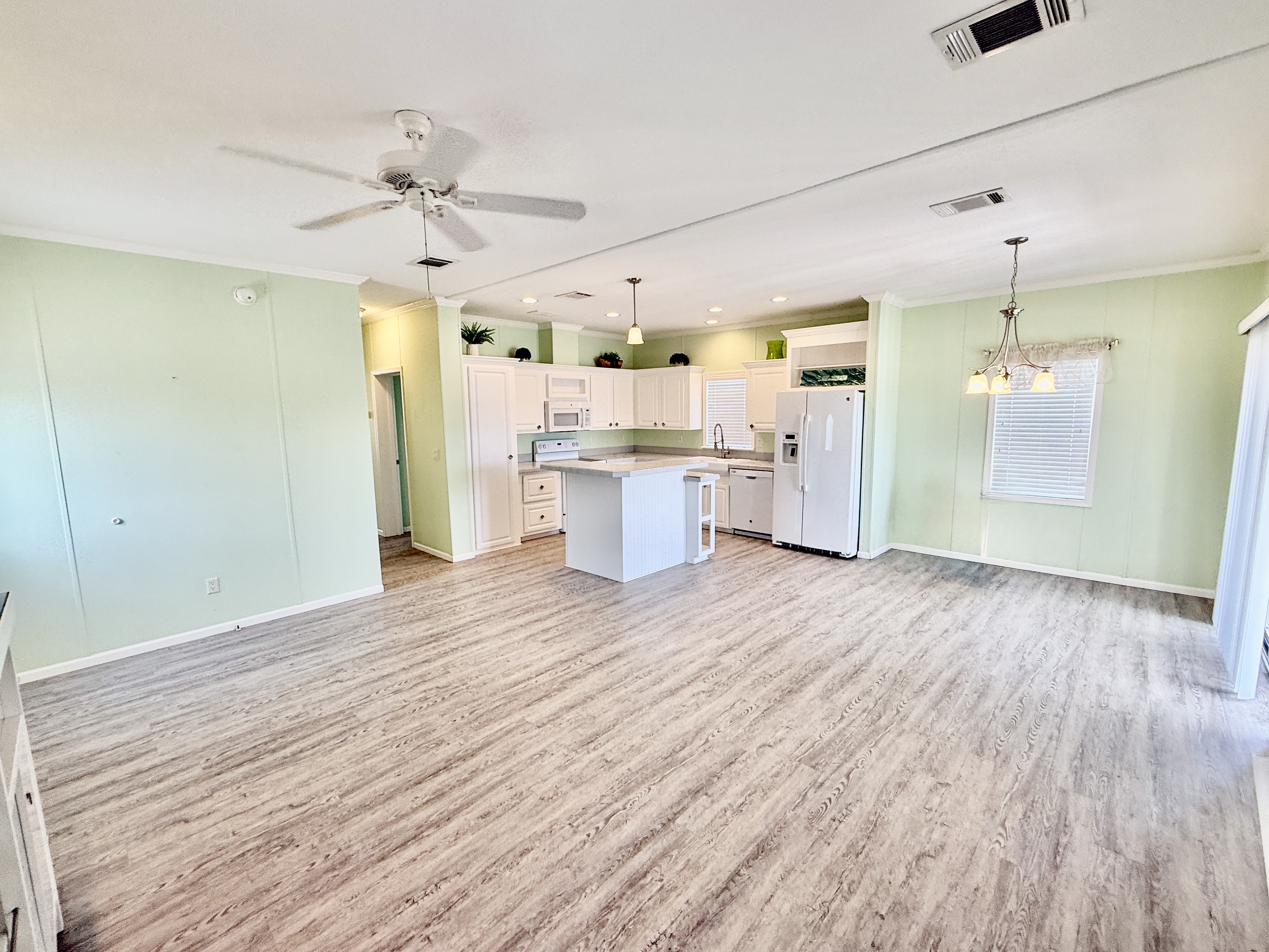 3300 Alt 19 N, Lot 31, Dunedin, Florida 34698, 2 Bedrooms Bedrooms, ,2 BathroomsBathrooms,55-Plus Mobile Home,For Sale,Alt 19 N, Lot 31,3936