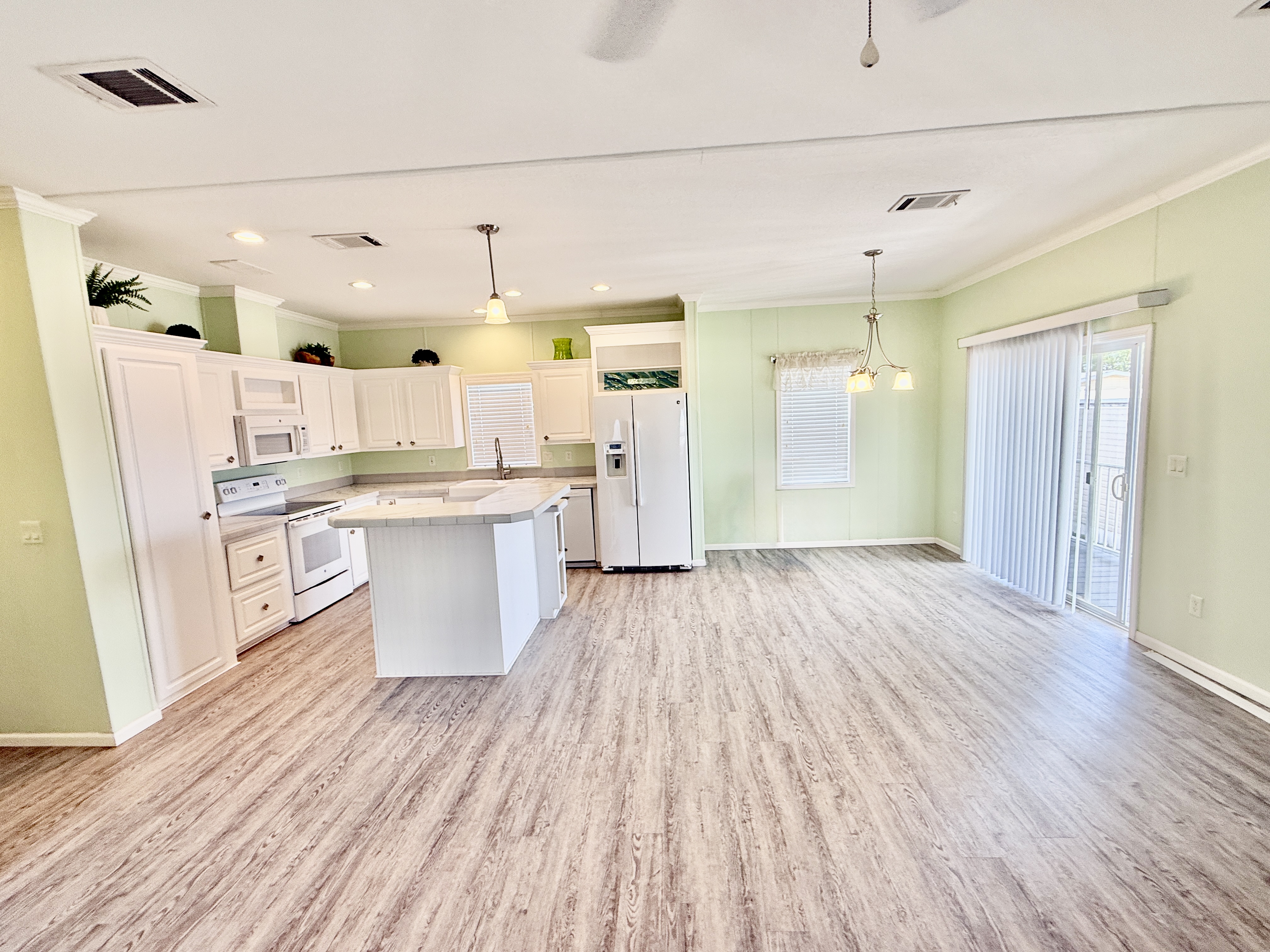 3300 Alt 19 N, Lot 31, Dunedin, Florida 34698, 2 Bedrooms Bedrooms, ,2 BathroomsBathrooms,55-Plus Mobile Home,For Sale,Alt 19 N, Lot 31,3936