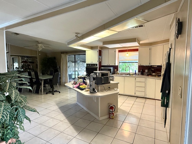 100 Hampton Road, Lot 84, Clearwater, Florida 33759, 2 Bedrooms Bedrooms, ,2 BathroomsBathrooms,55-Plus Mobile Home,For Sale,Hampton Road, Lot 84,3937